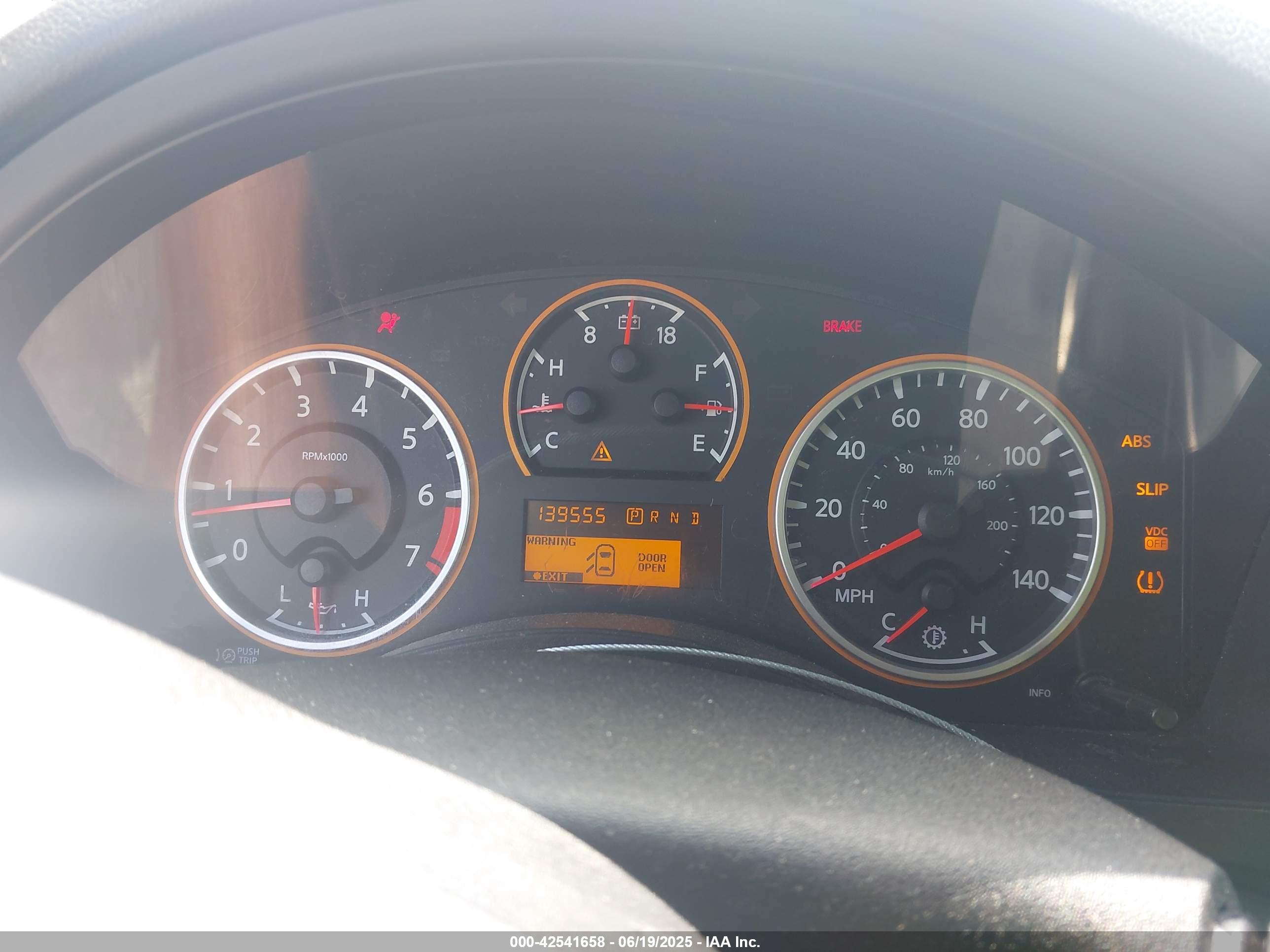 NISSAN ARMADA image 7