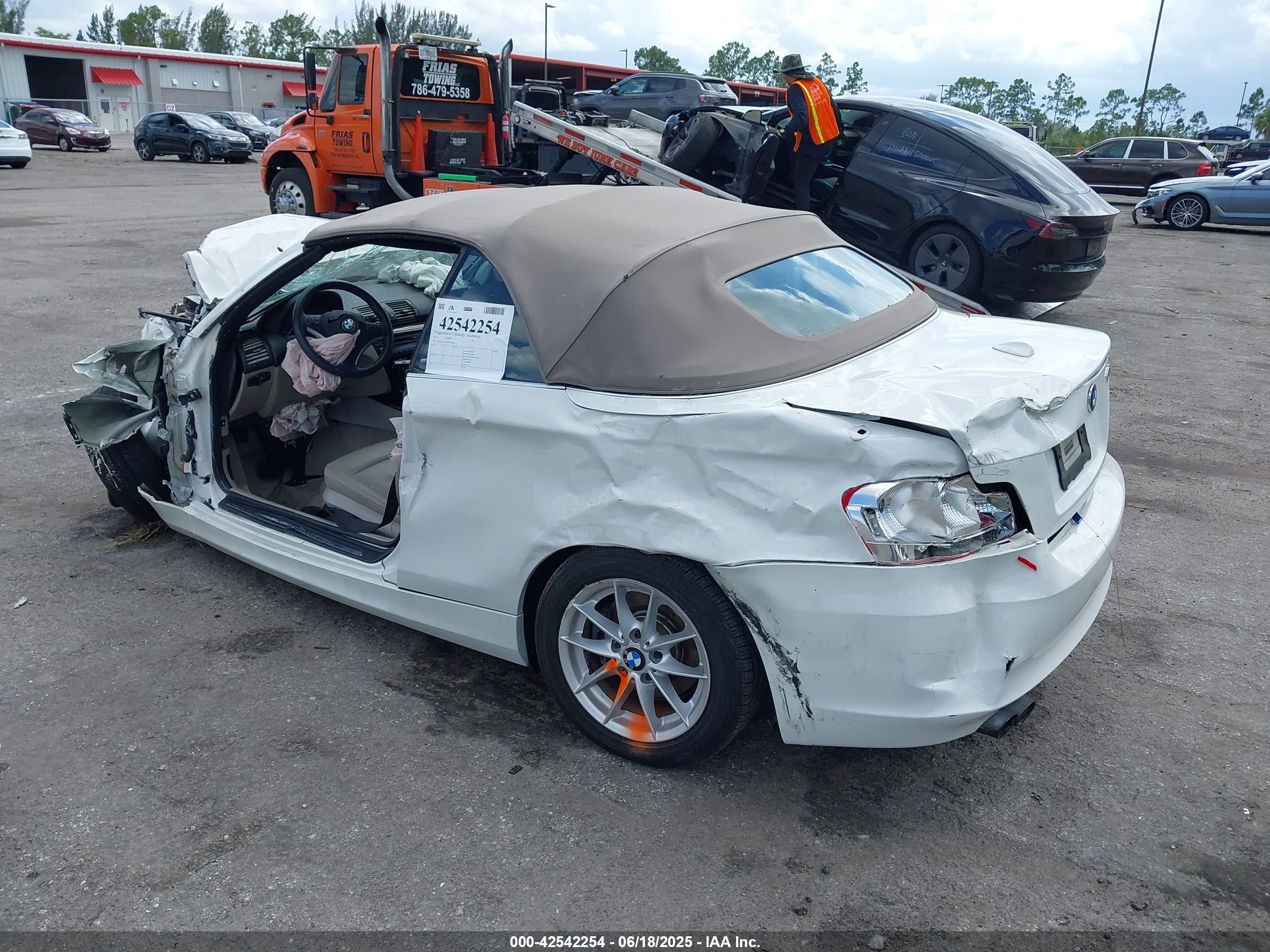 BMW 128I image 3