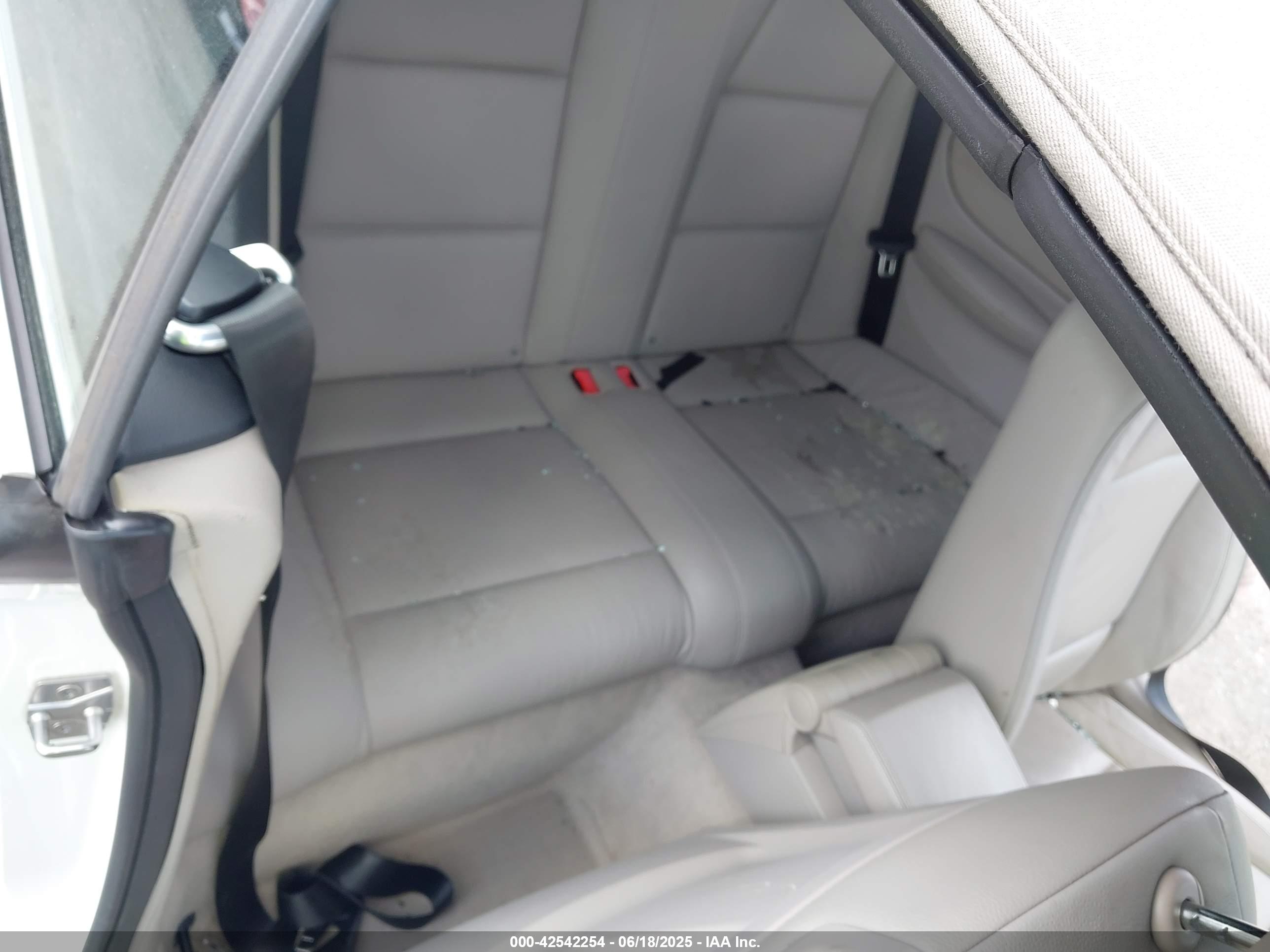 BMW 128I image 8