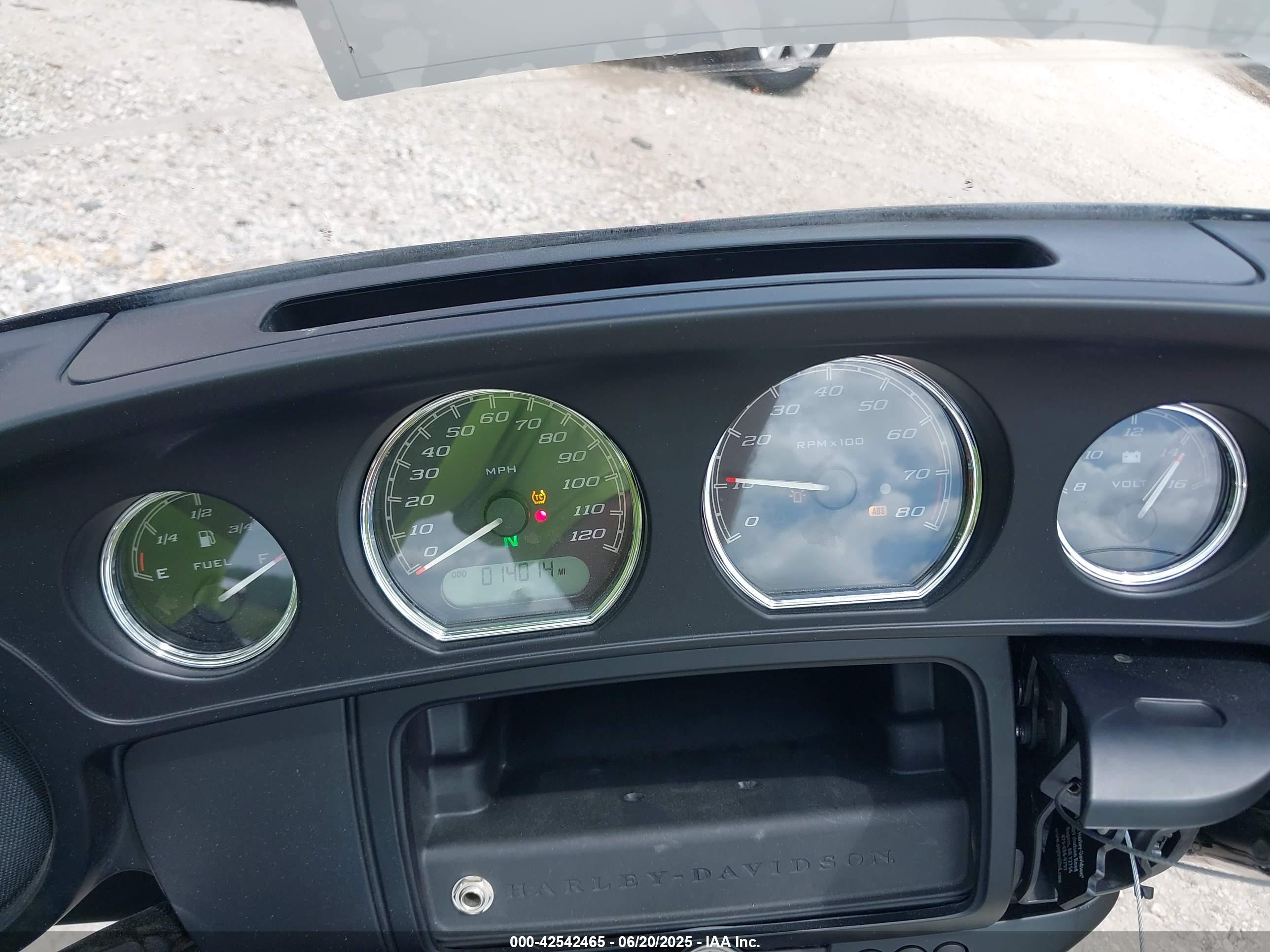 HARLEY-DAVIDSON FLHTP image 7