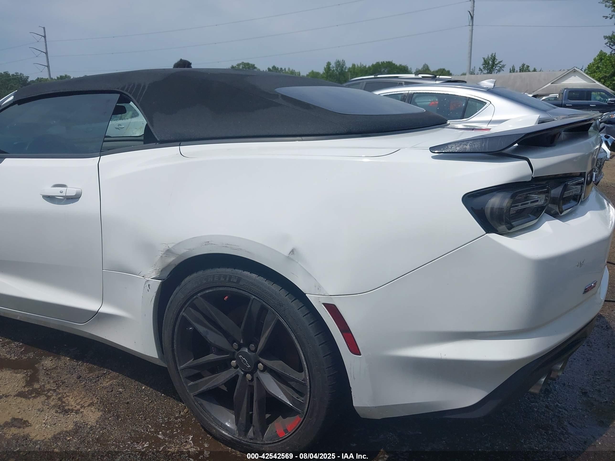 CHEVROLET CAMARO image 6