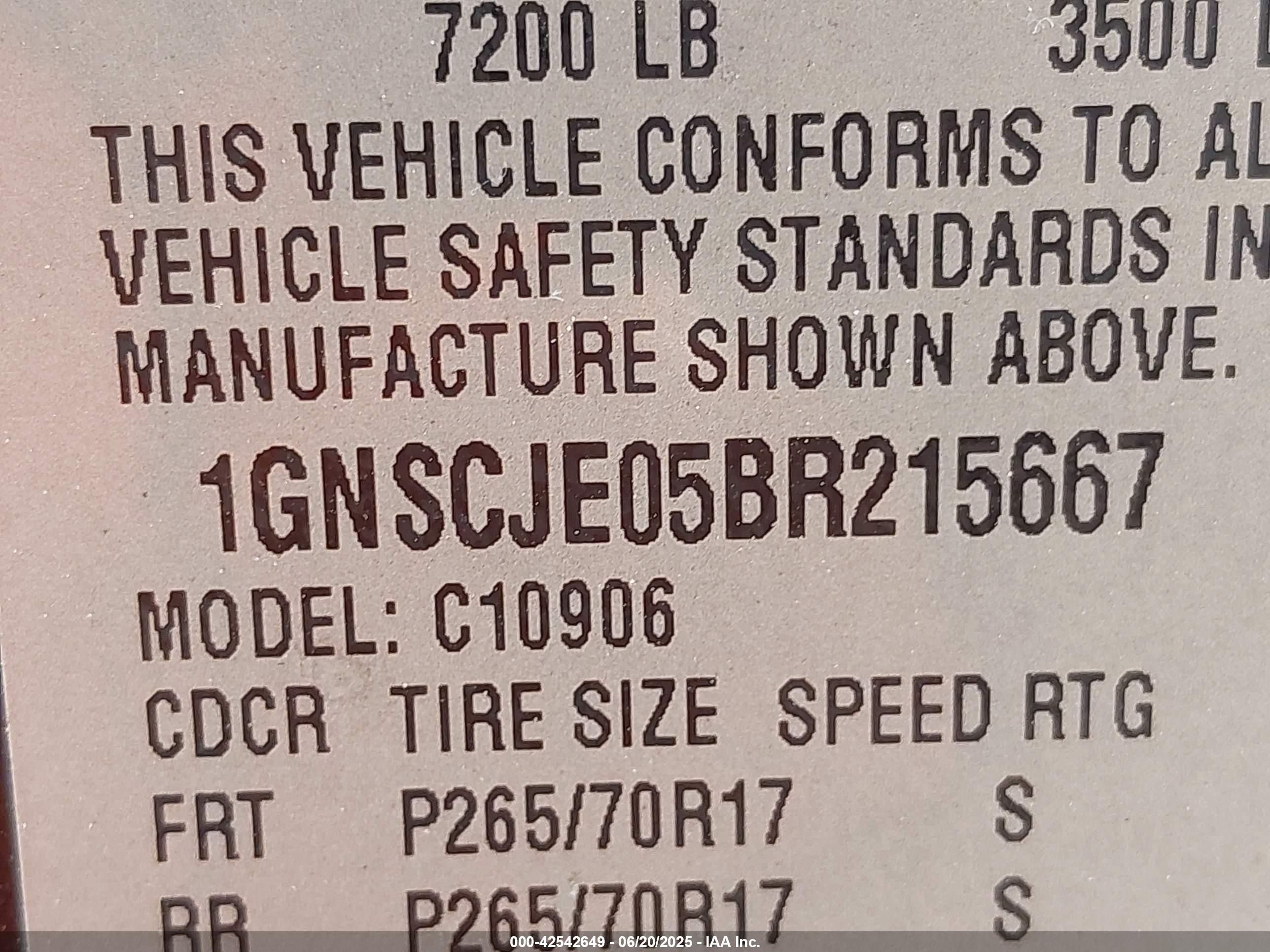 CHEVROLET SUBURBAN image 9