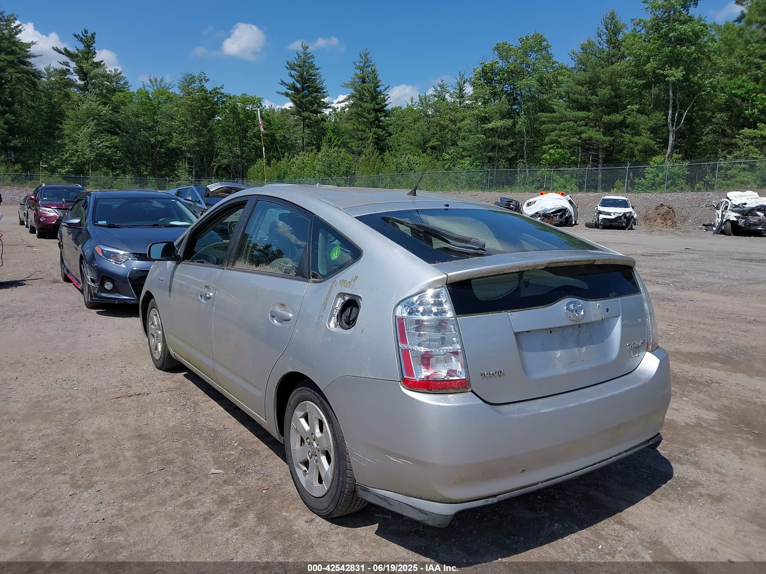TOYOTA PRIUS image 3