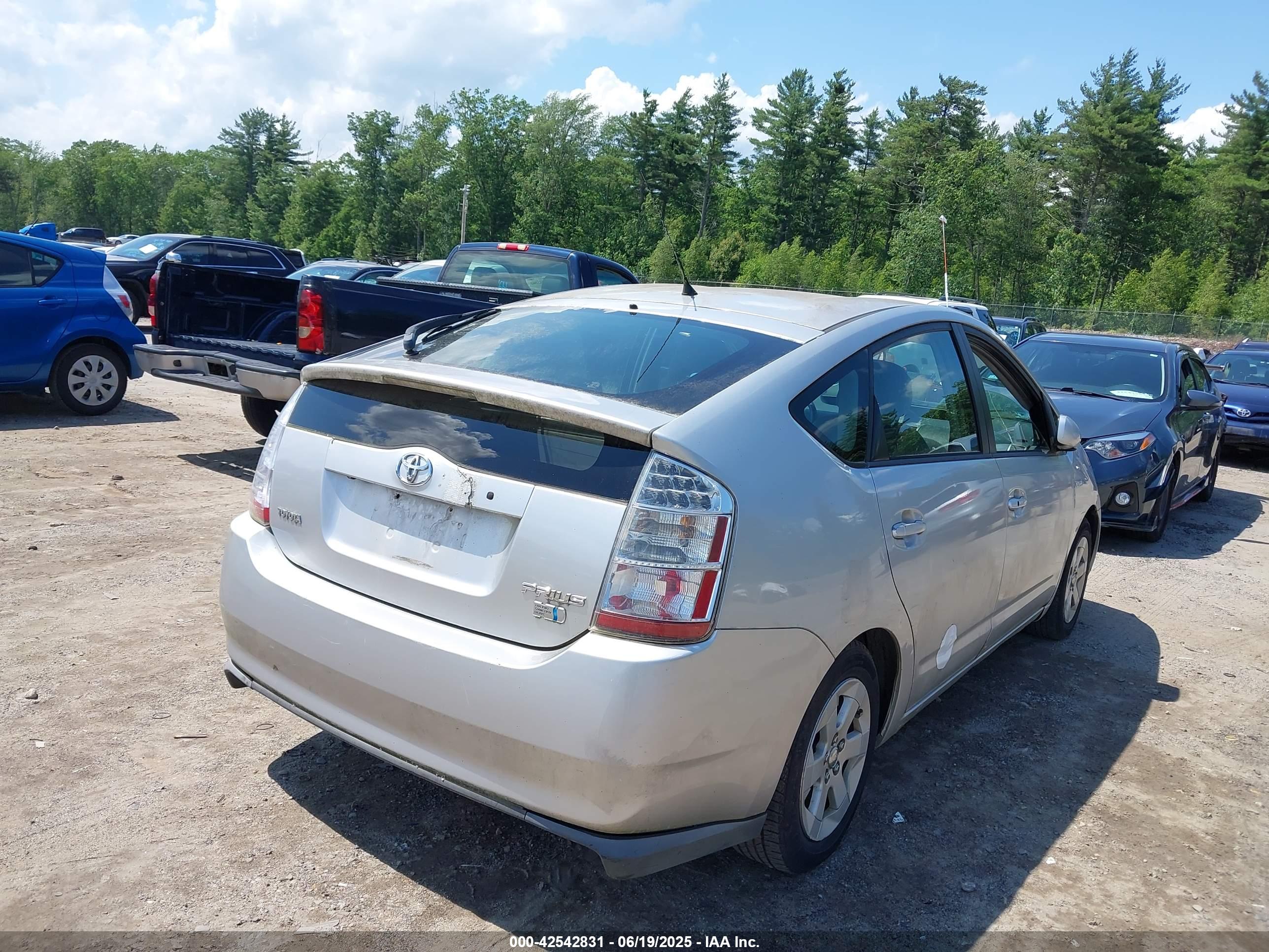 TOYOTA PRIUS image 4