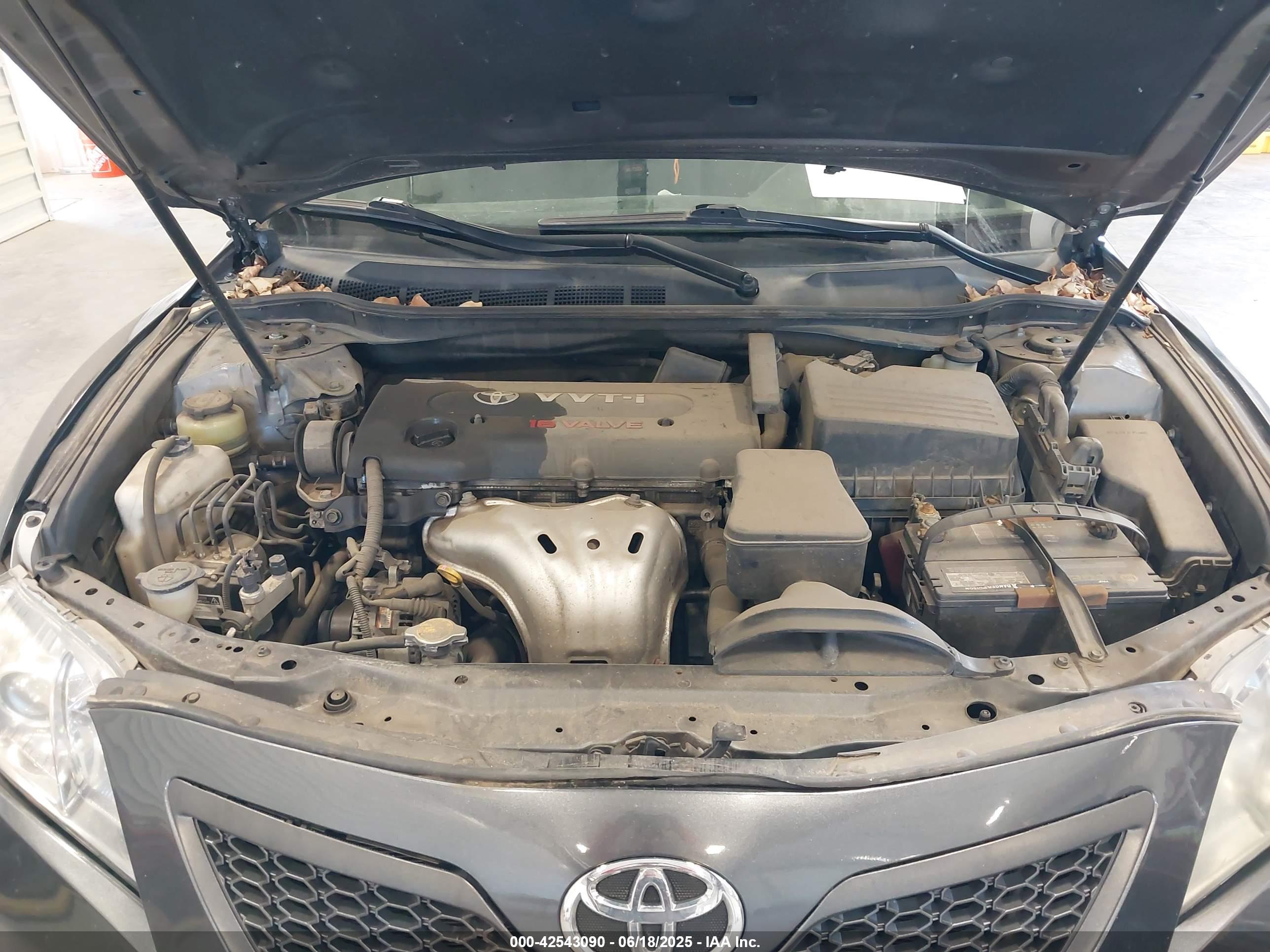 TOYOTA CAMRY image 10