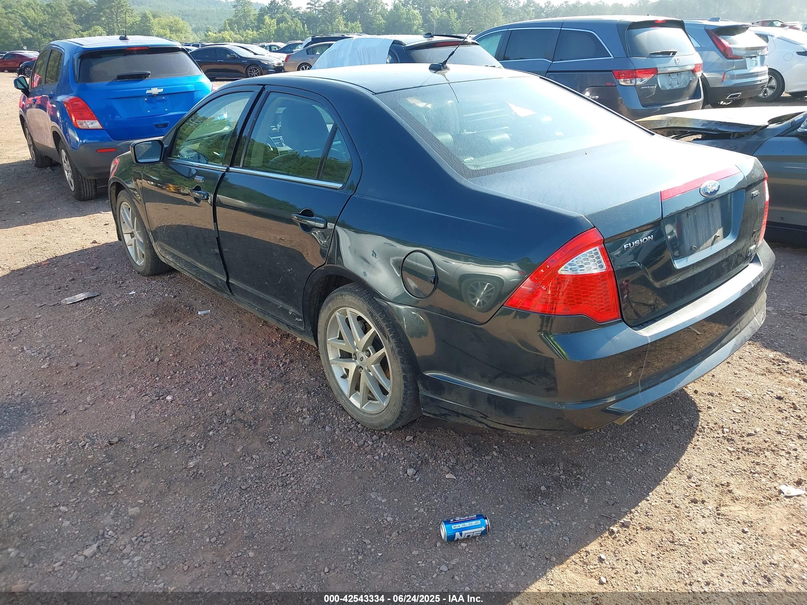 FORD FUSION image 3