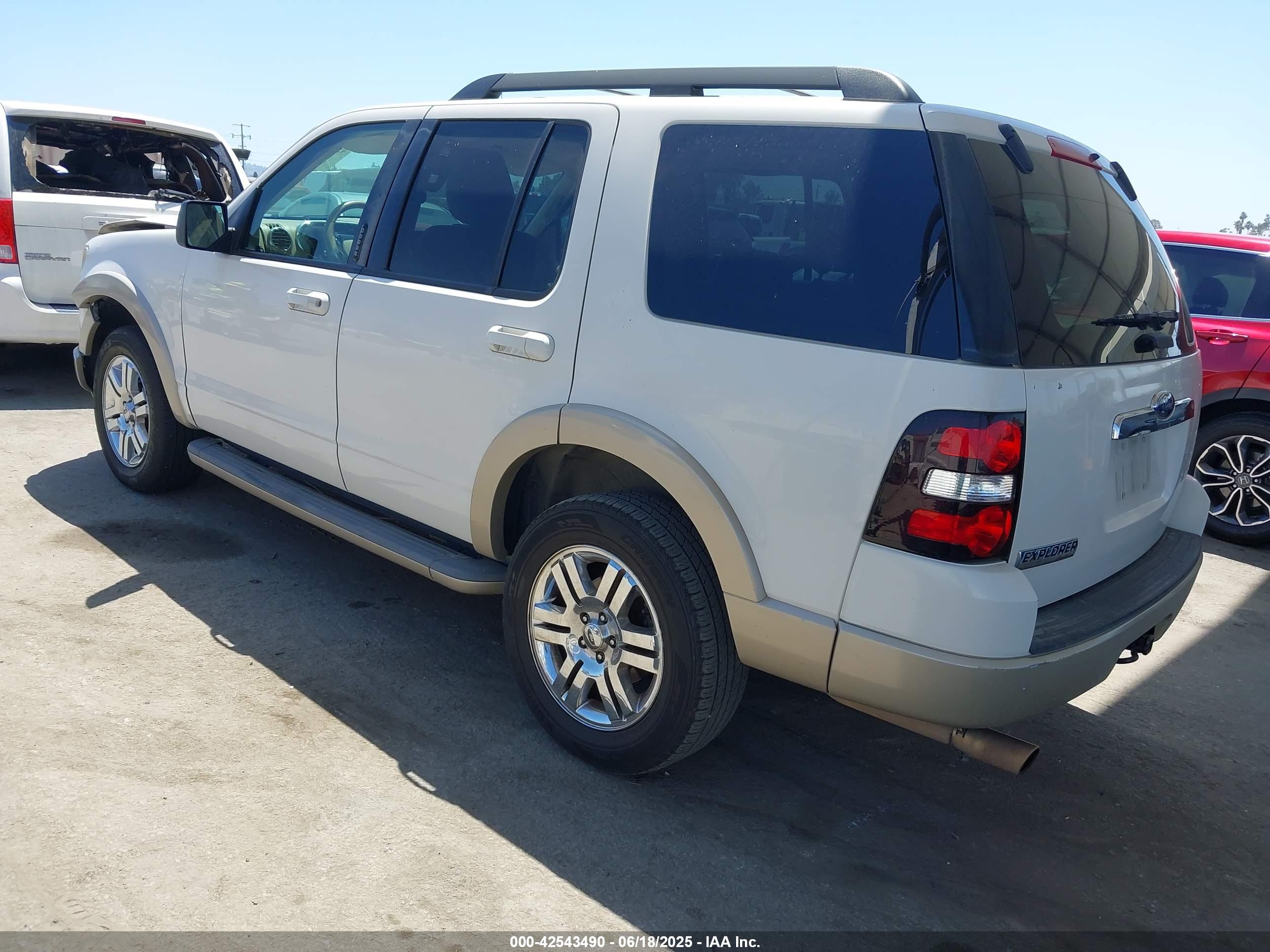 FORD EXPLORER image 3