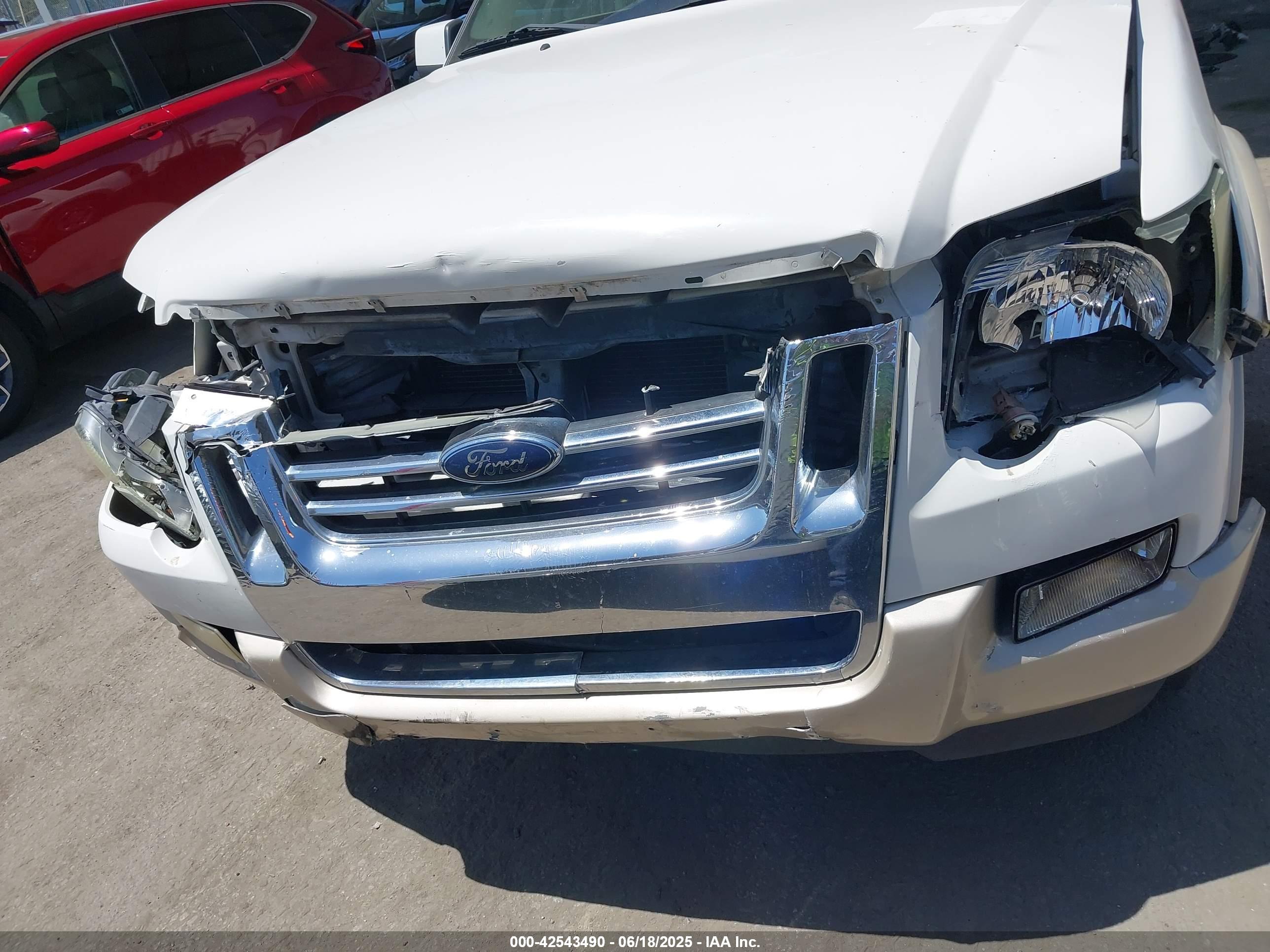 FORD EXPLORER image 6