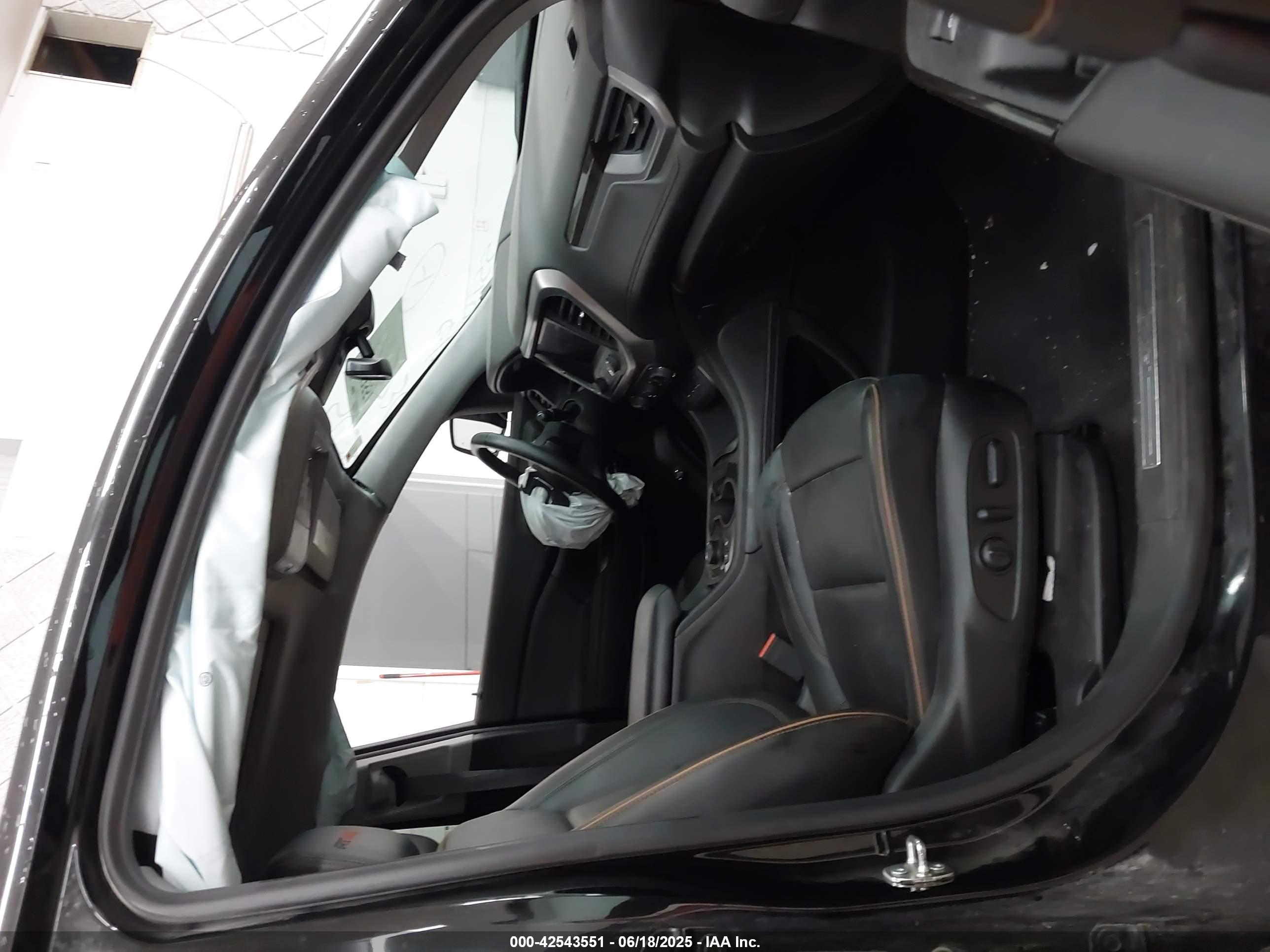 GMC ACADIA image 5