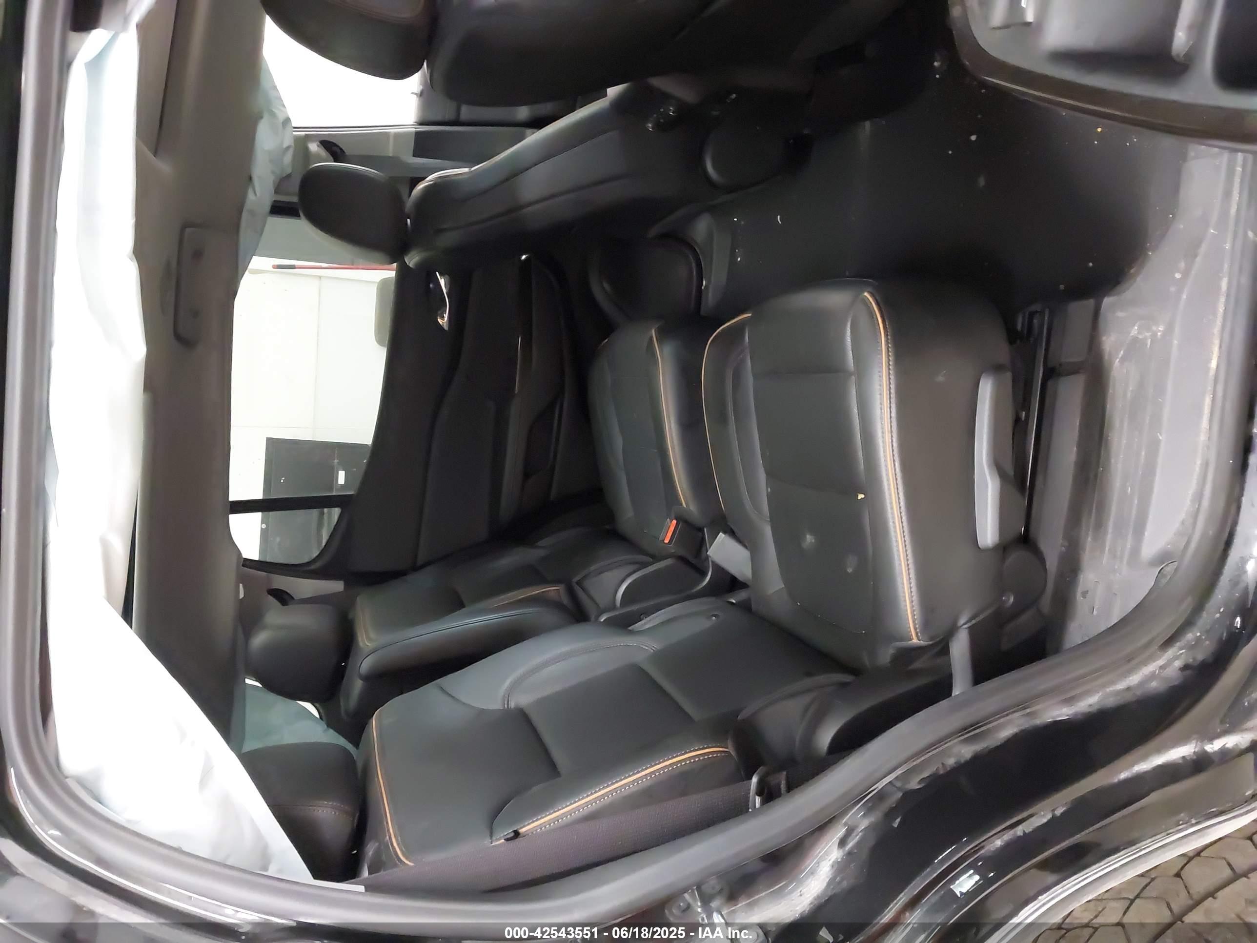 GMC ACADIA image 8