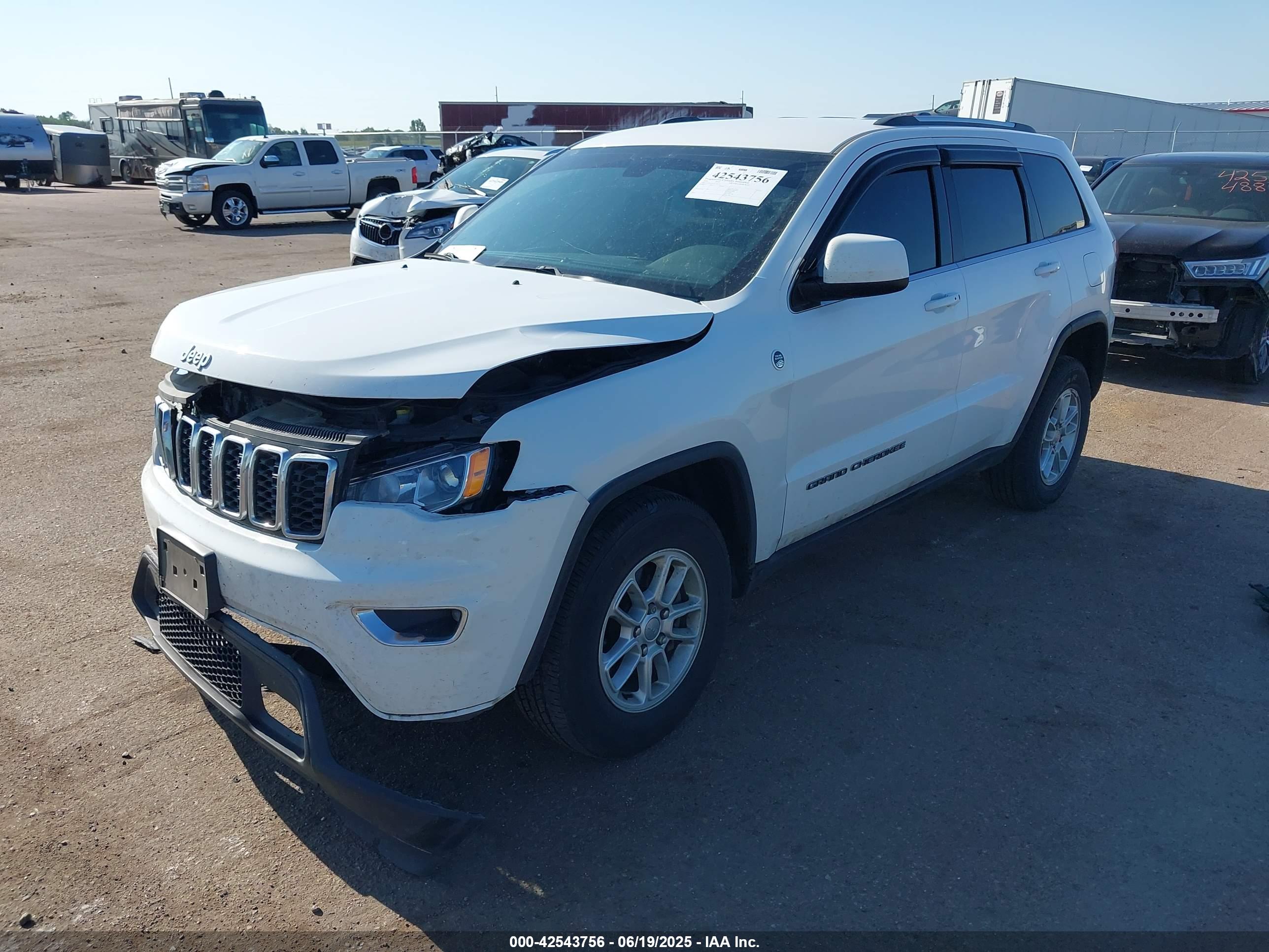 JEEP GRAND image 2
