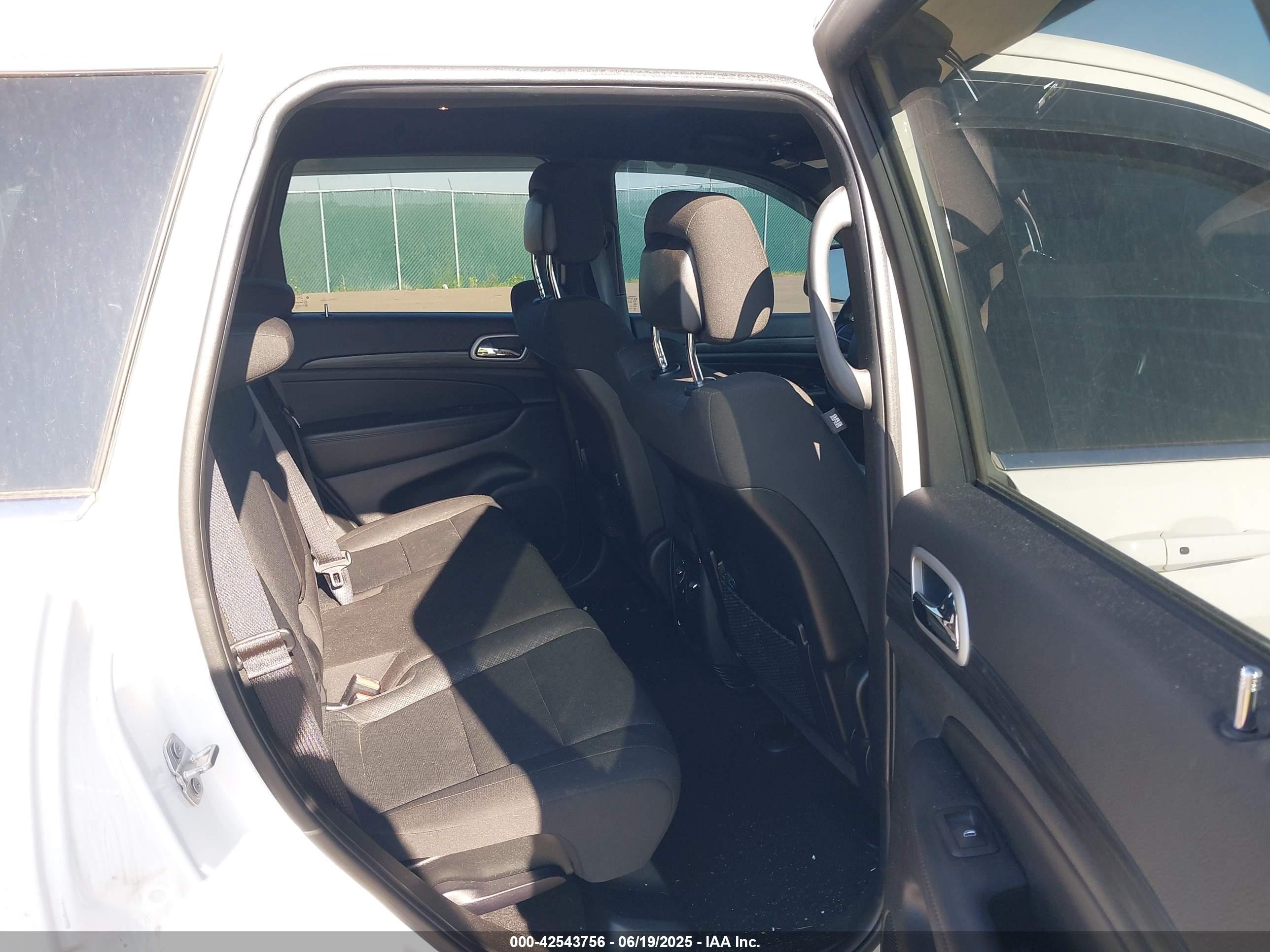 JEEP GRAND image 8