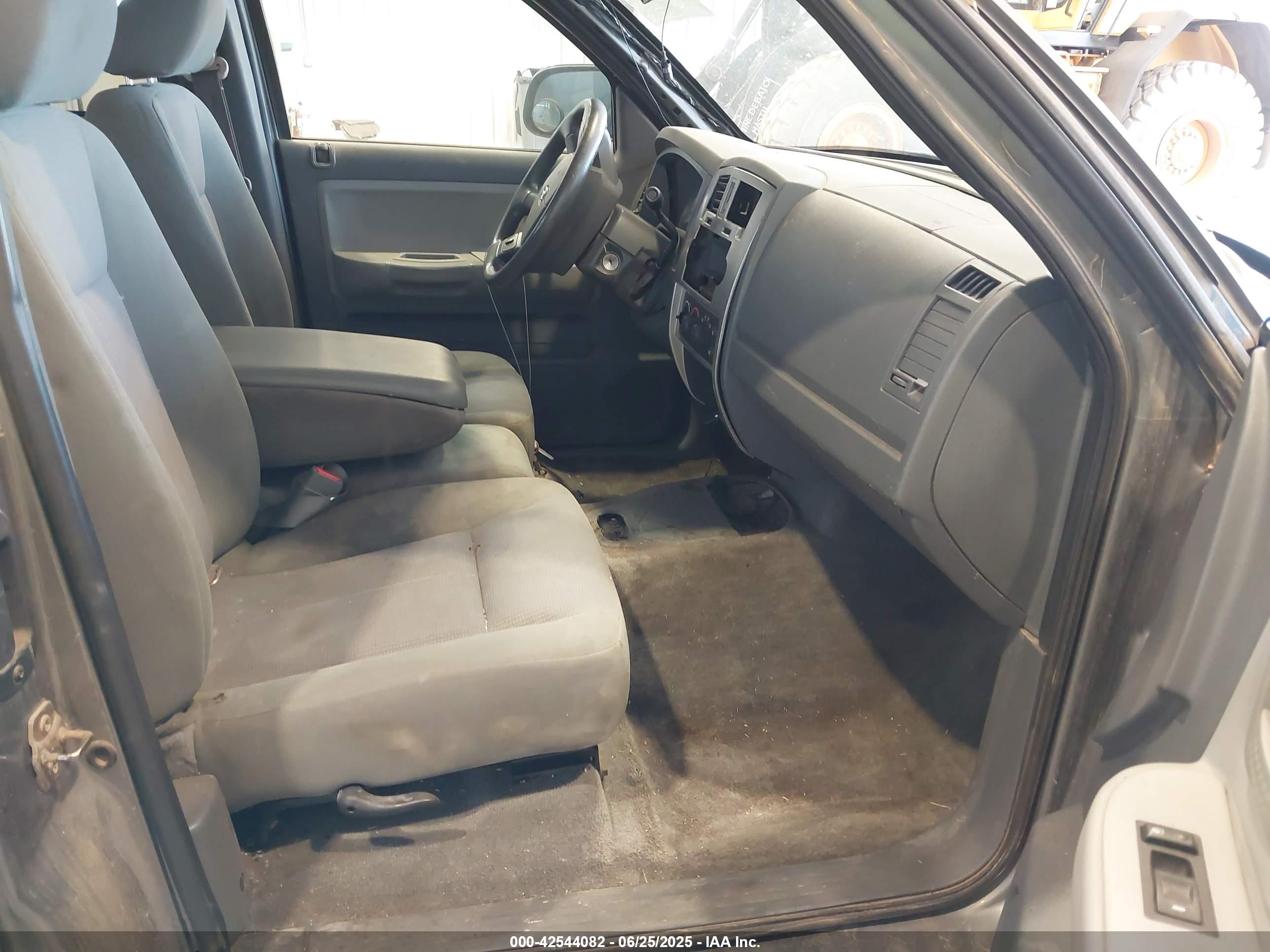 DODGE DAKOTA image 5