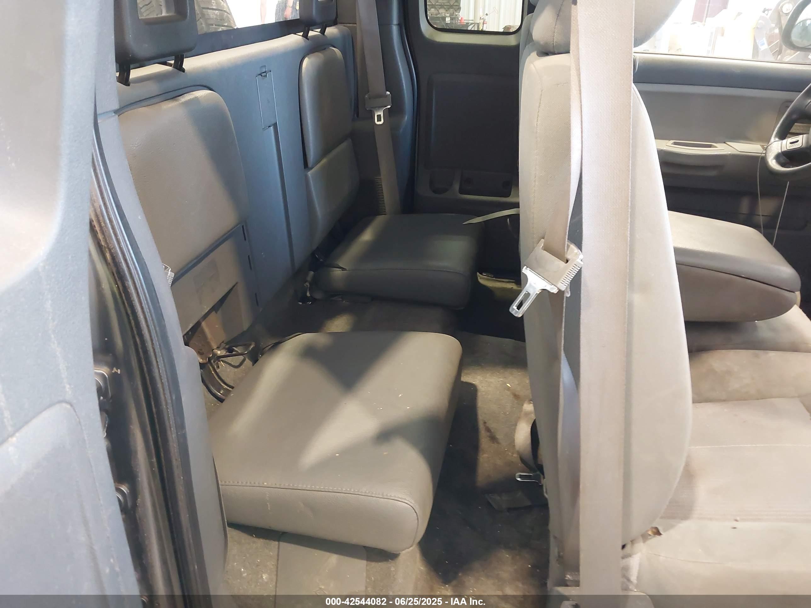 DODGE DAKOTA image 8