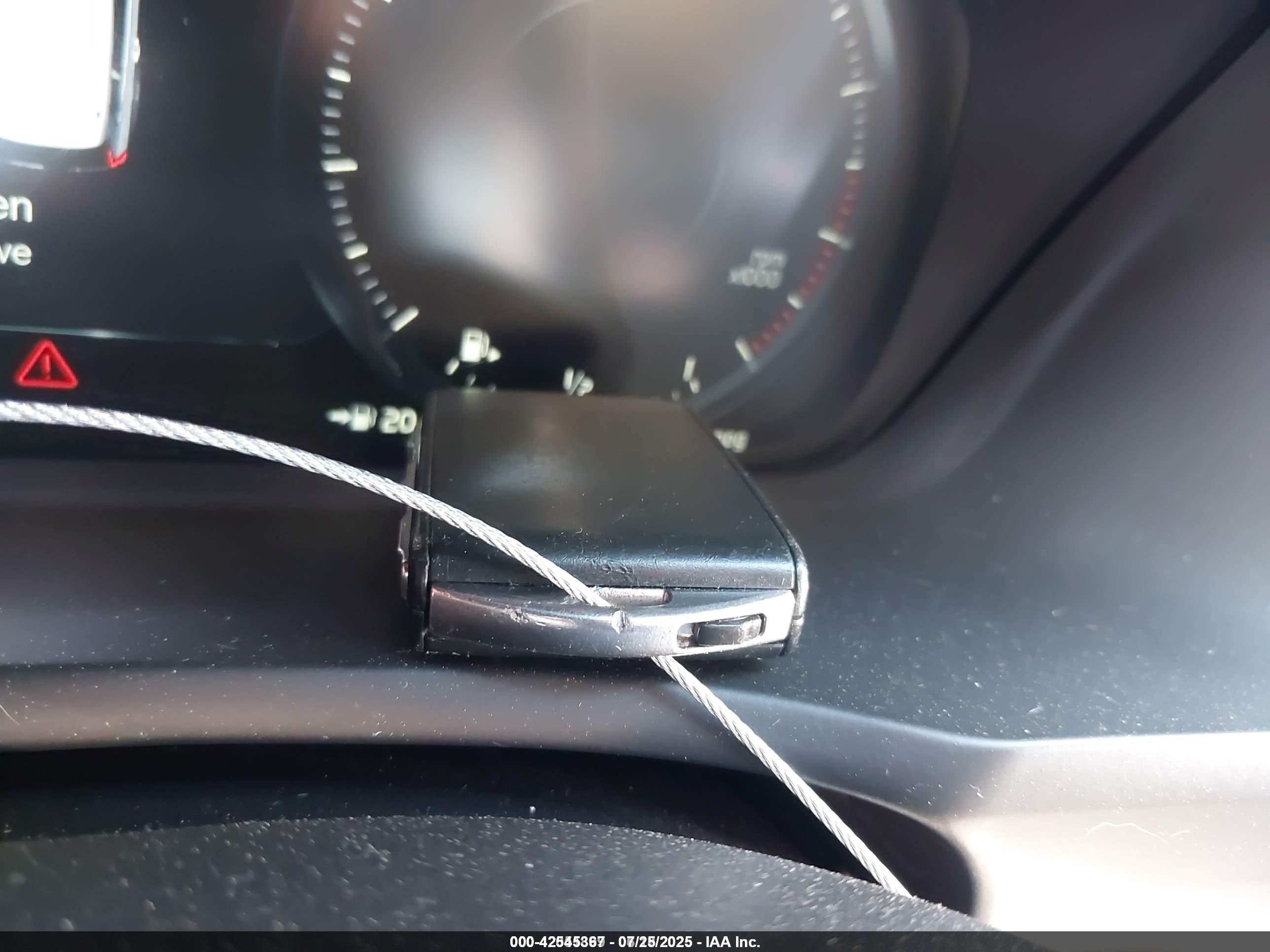 VOLVO XC90 image 11