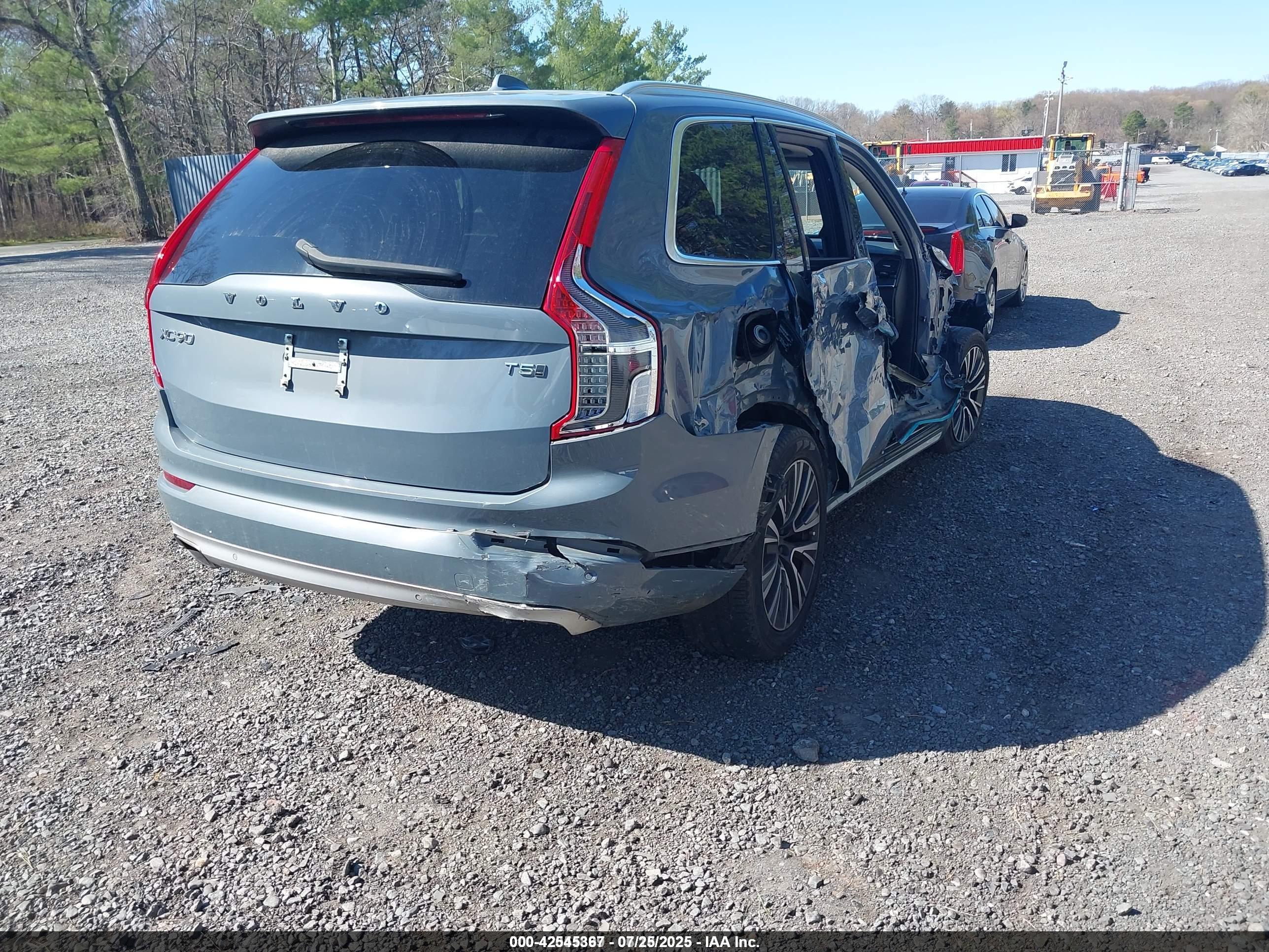 VOLVO XC90 image 4