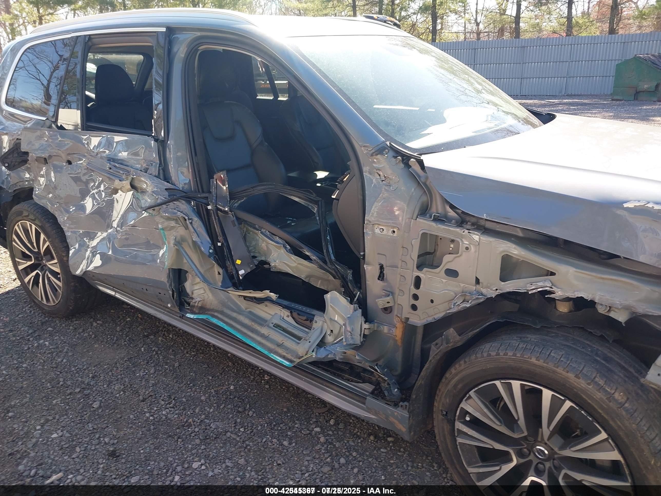 VOLVO XC90 image 6