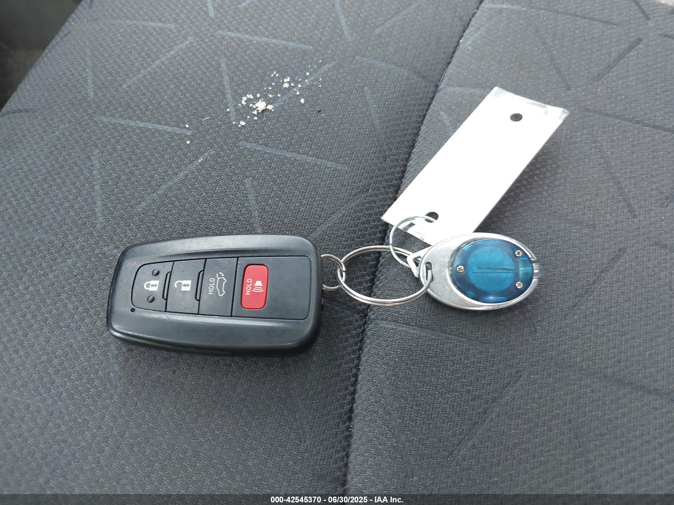 TOYOTA RAV4 image 11