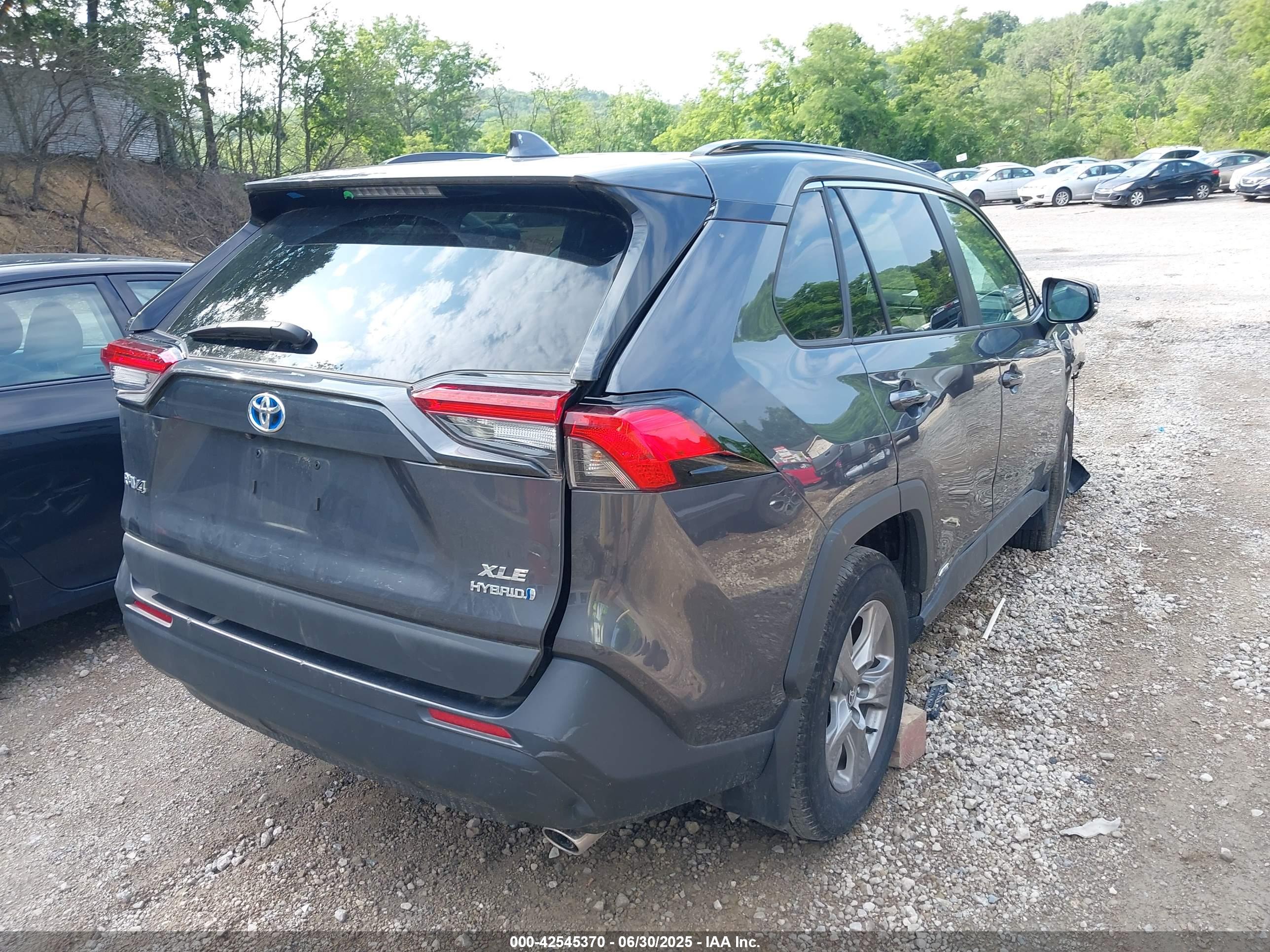TOYOTA RAV4 image 4