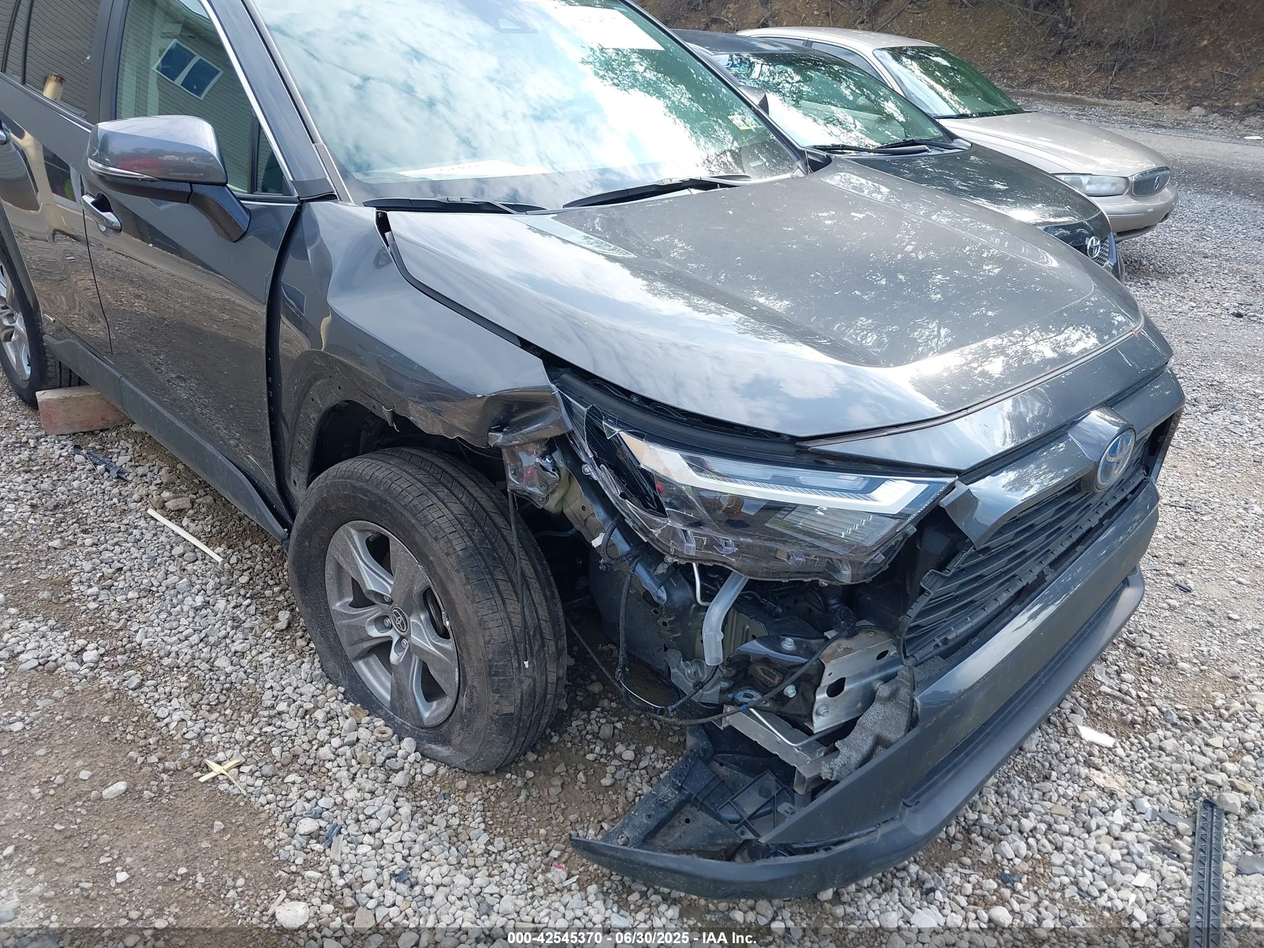 TOYOTA RAV4 image 6