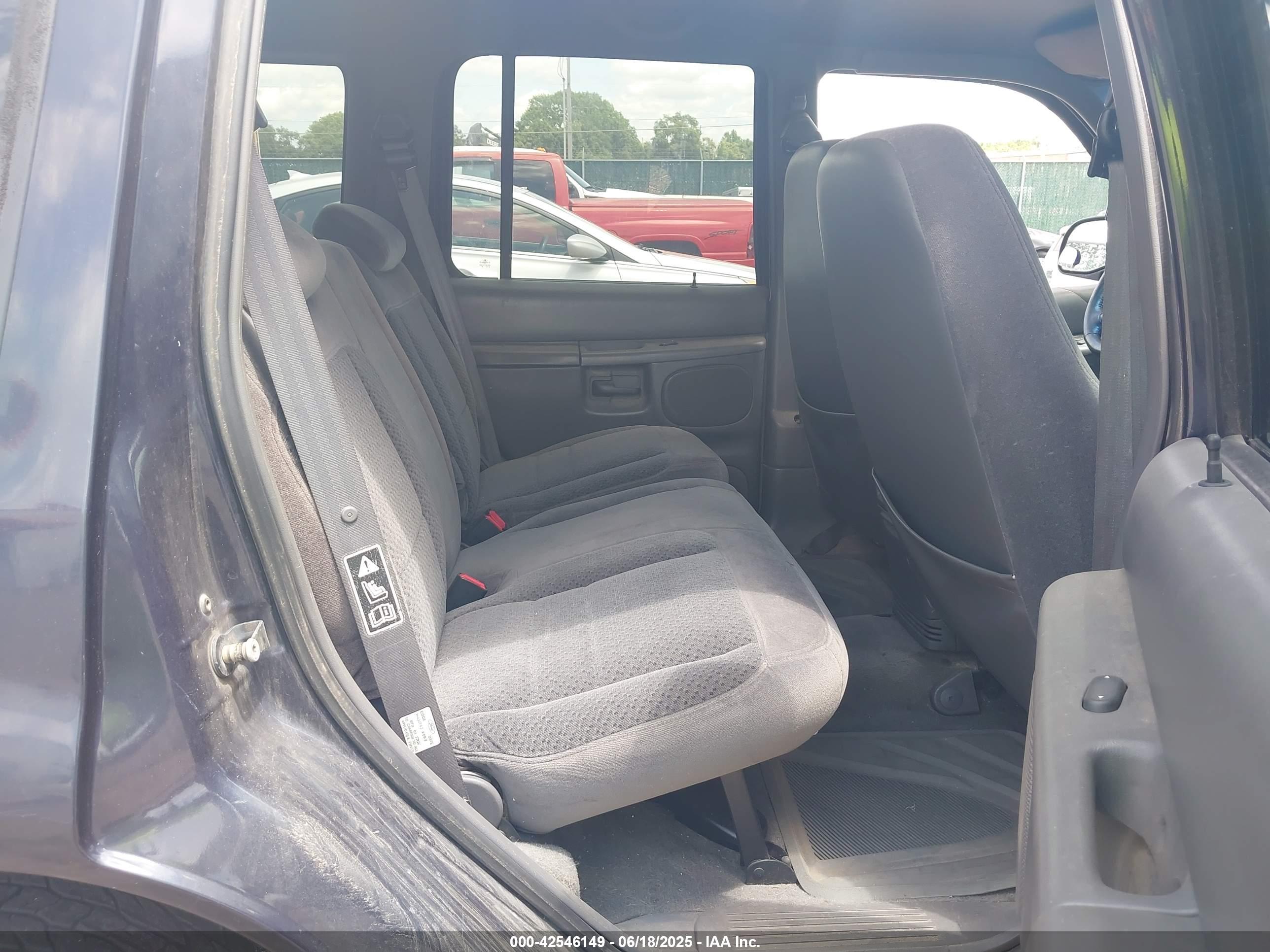 MERCURY MOUNTAINEER image 8