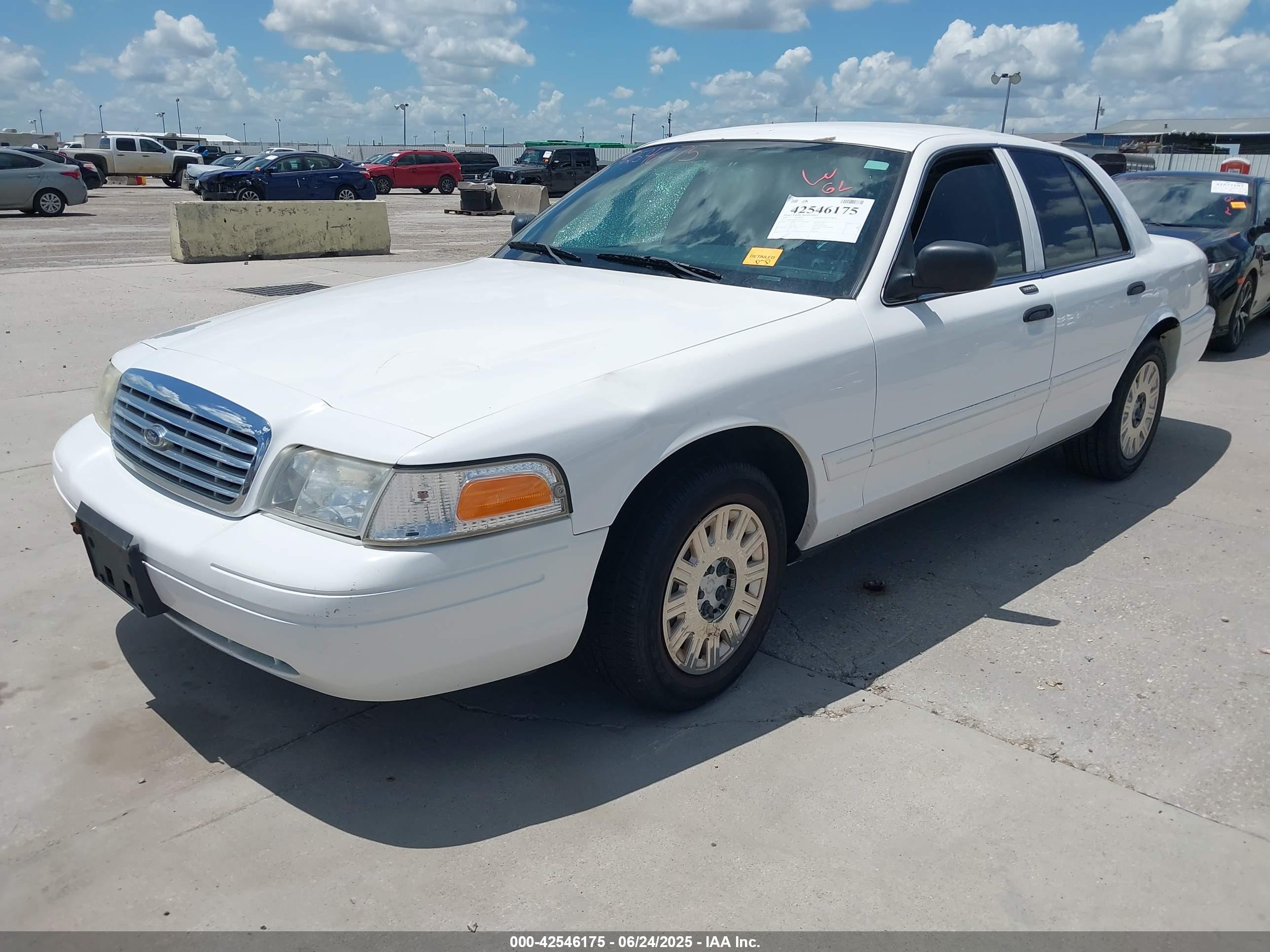 FORD CROWN image 2