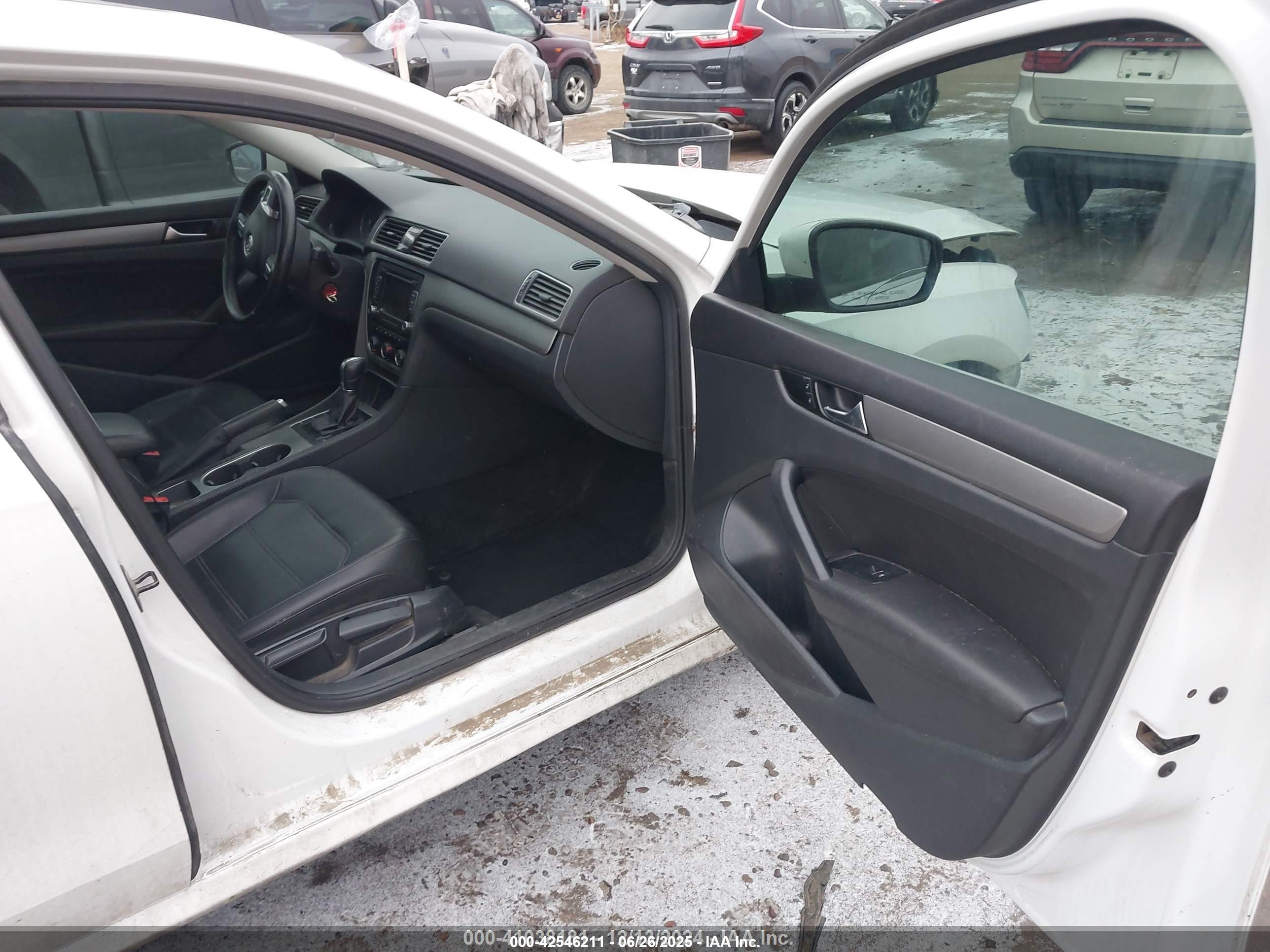 VOLKSWAGEN PASSAT image 5