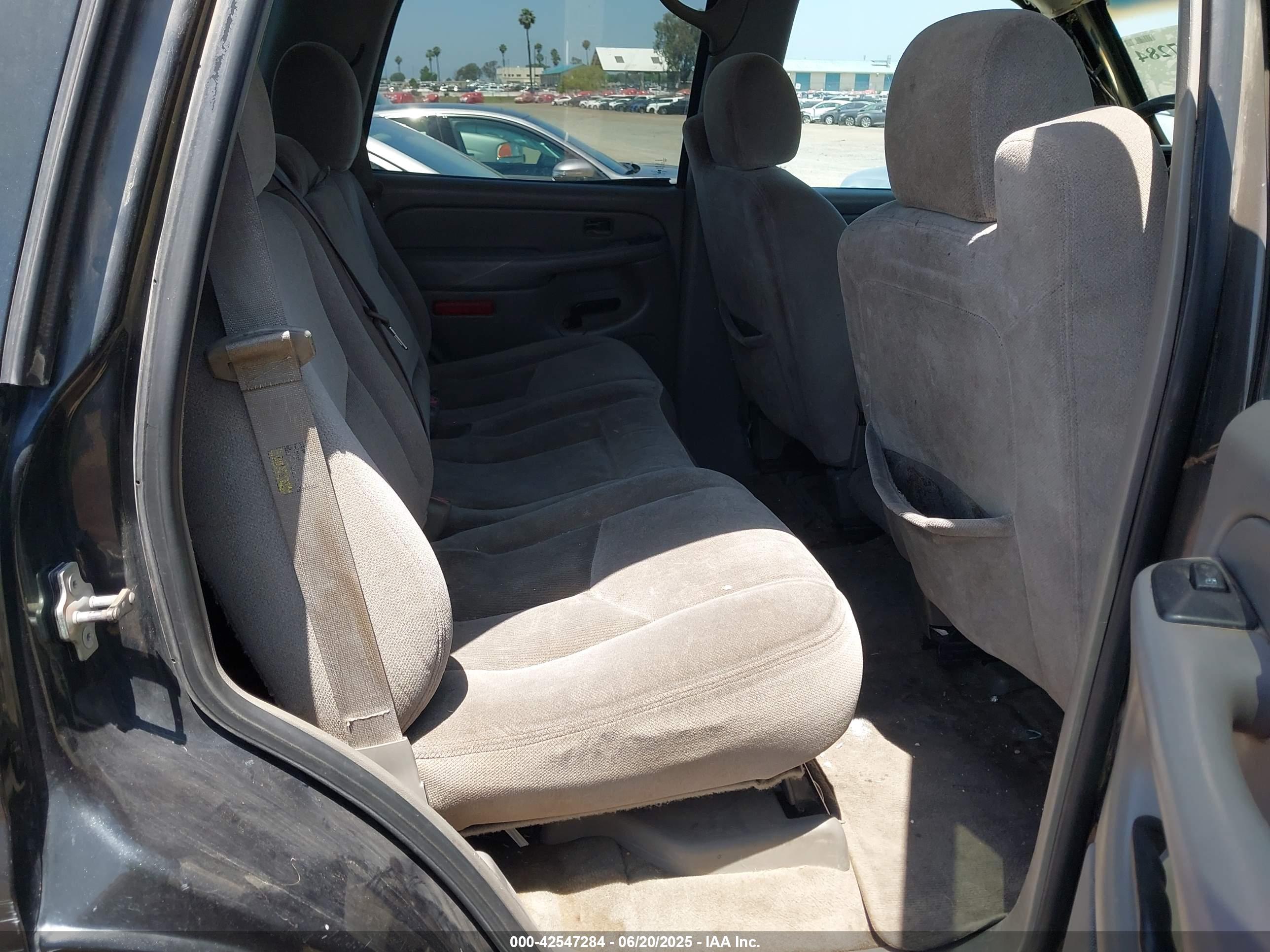 GMC YUKON image 8