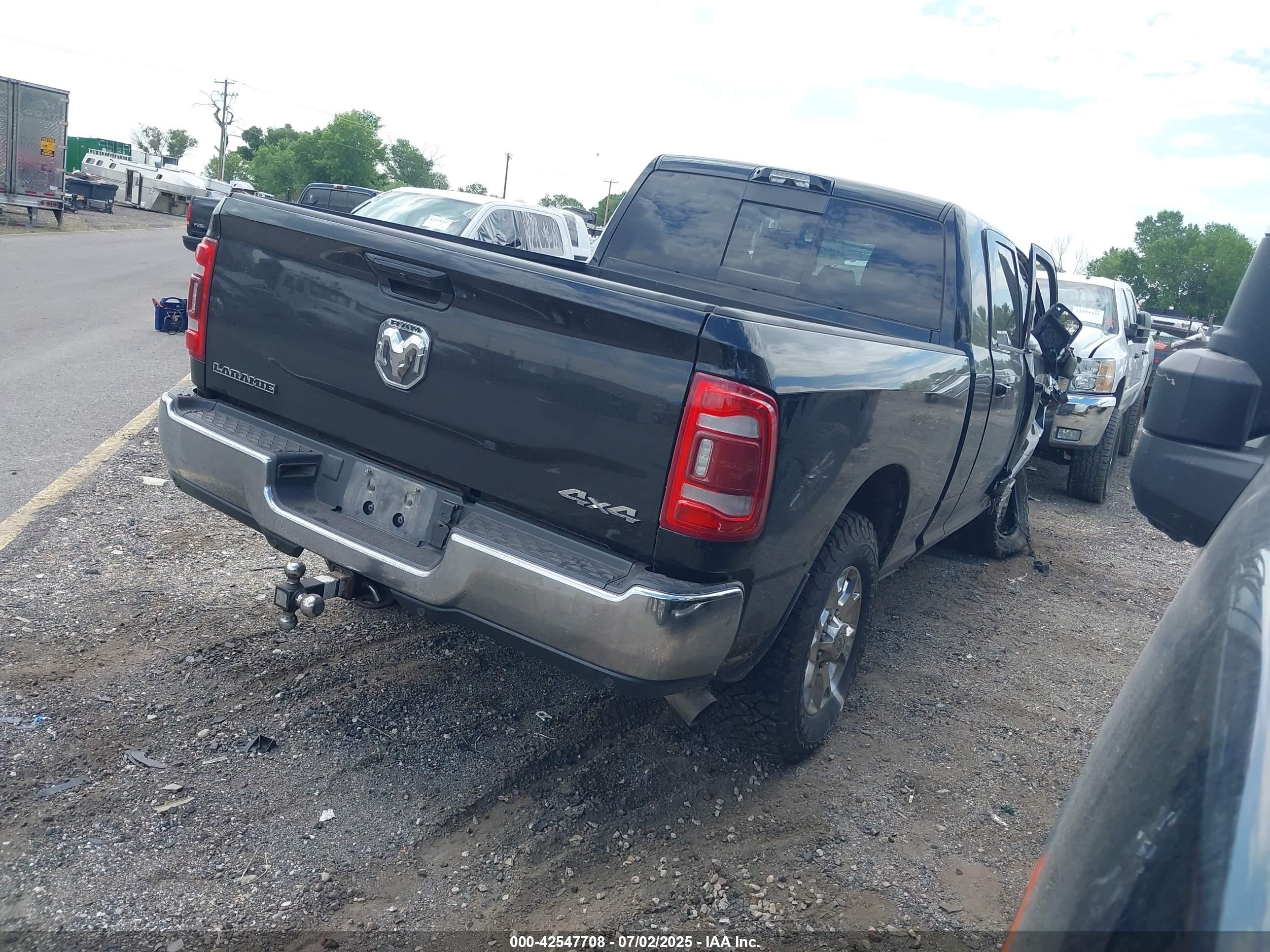 RAM 3500 image 4