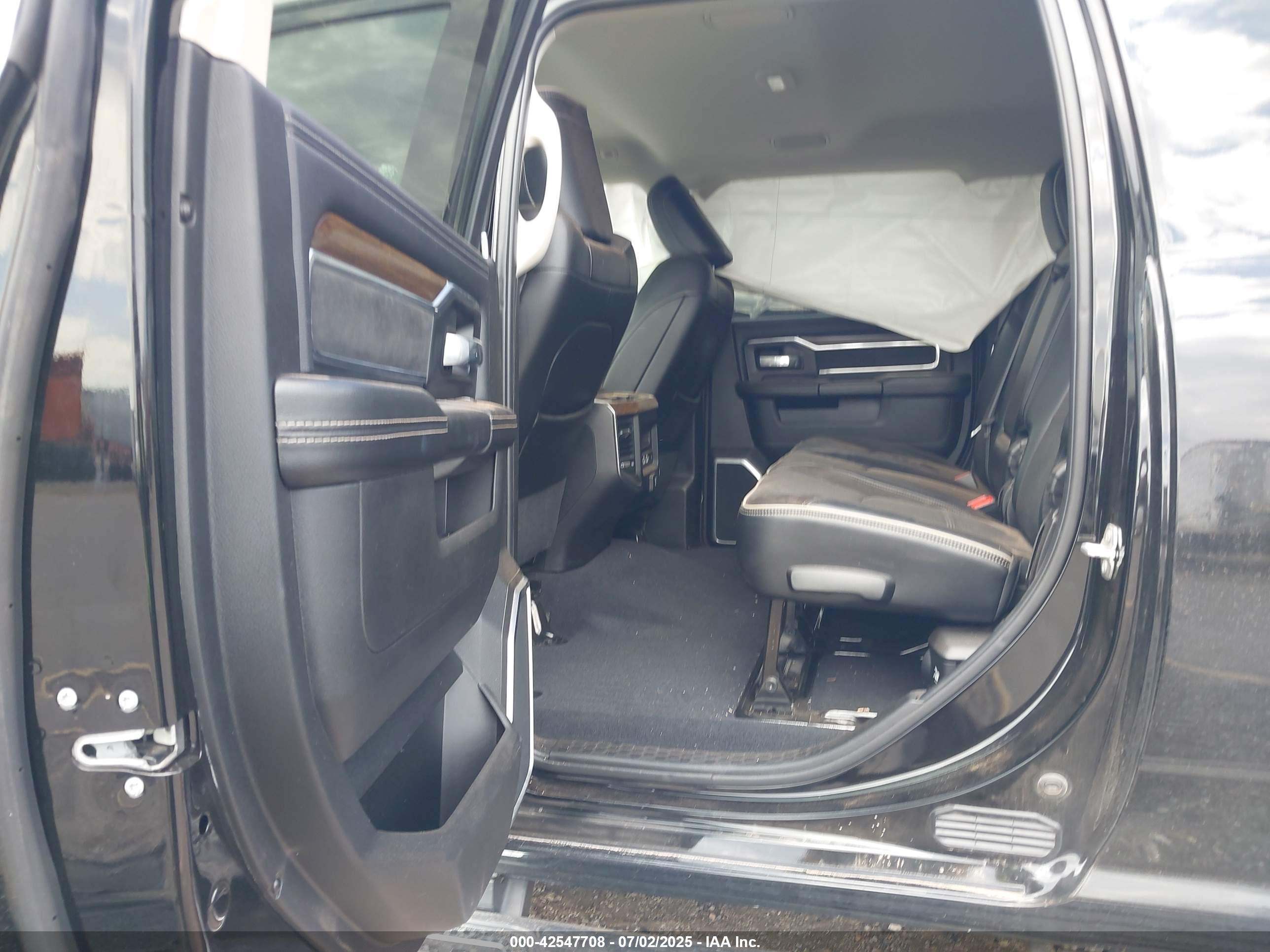 RAM 3500 image 8