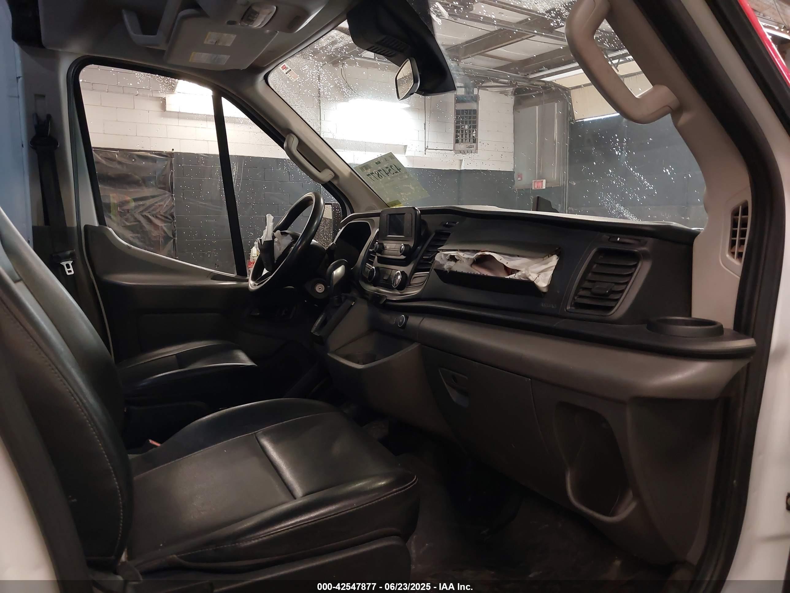FORD TRANSIT-250 image 5