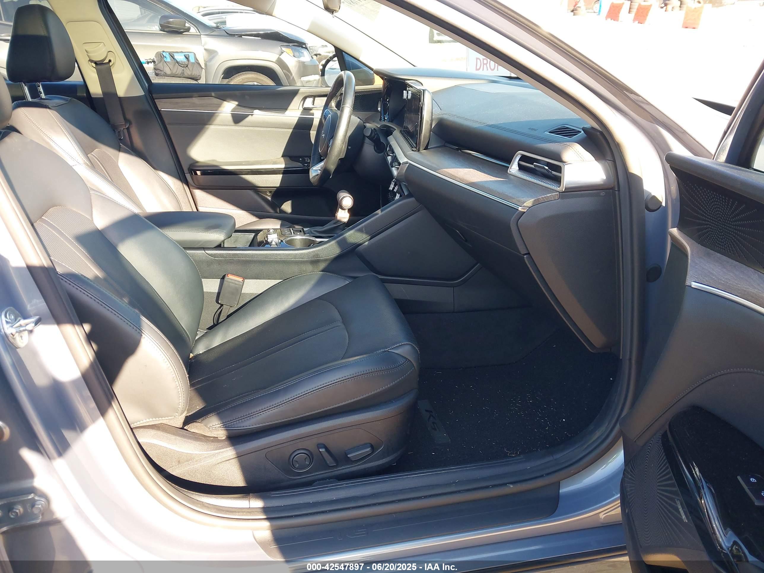 KIA K5 image 5