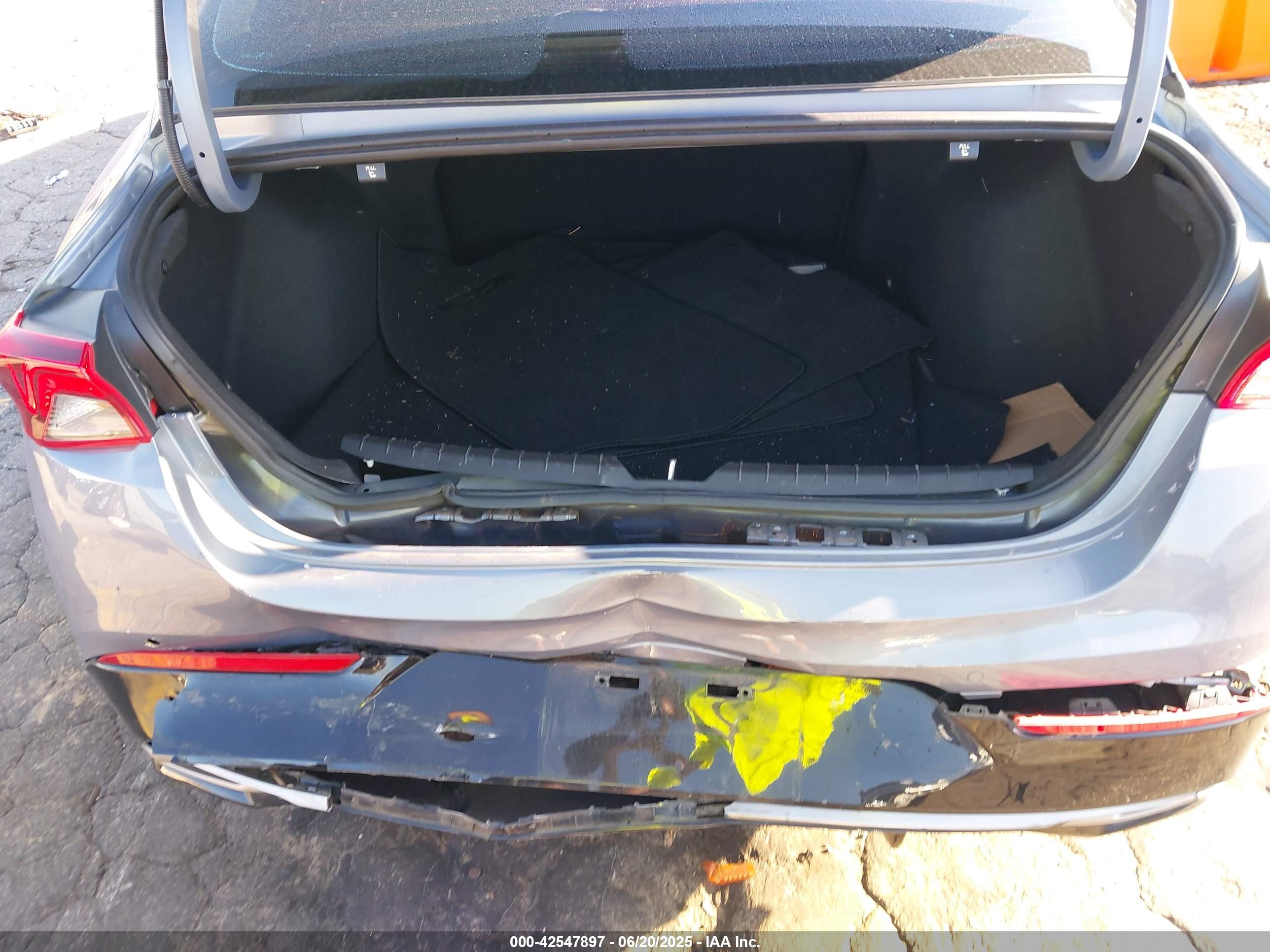 KIA K5 image 6
