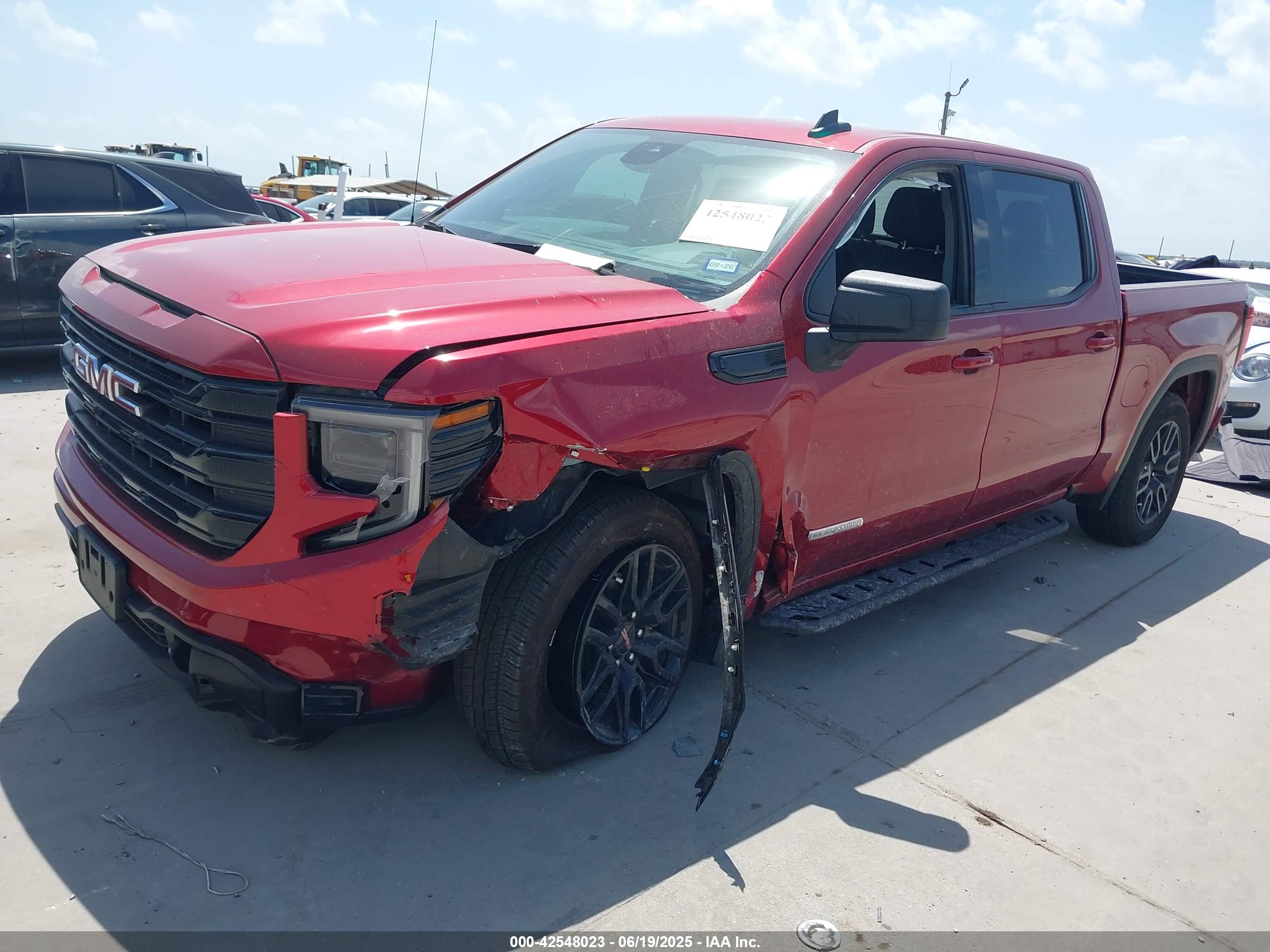GMC SIERRA image 2