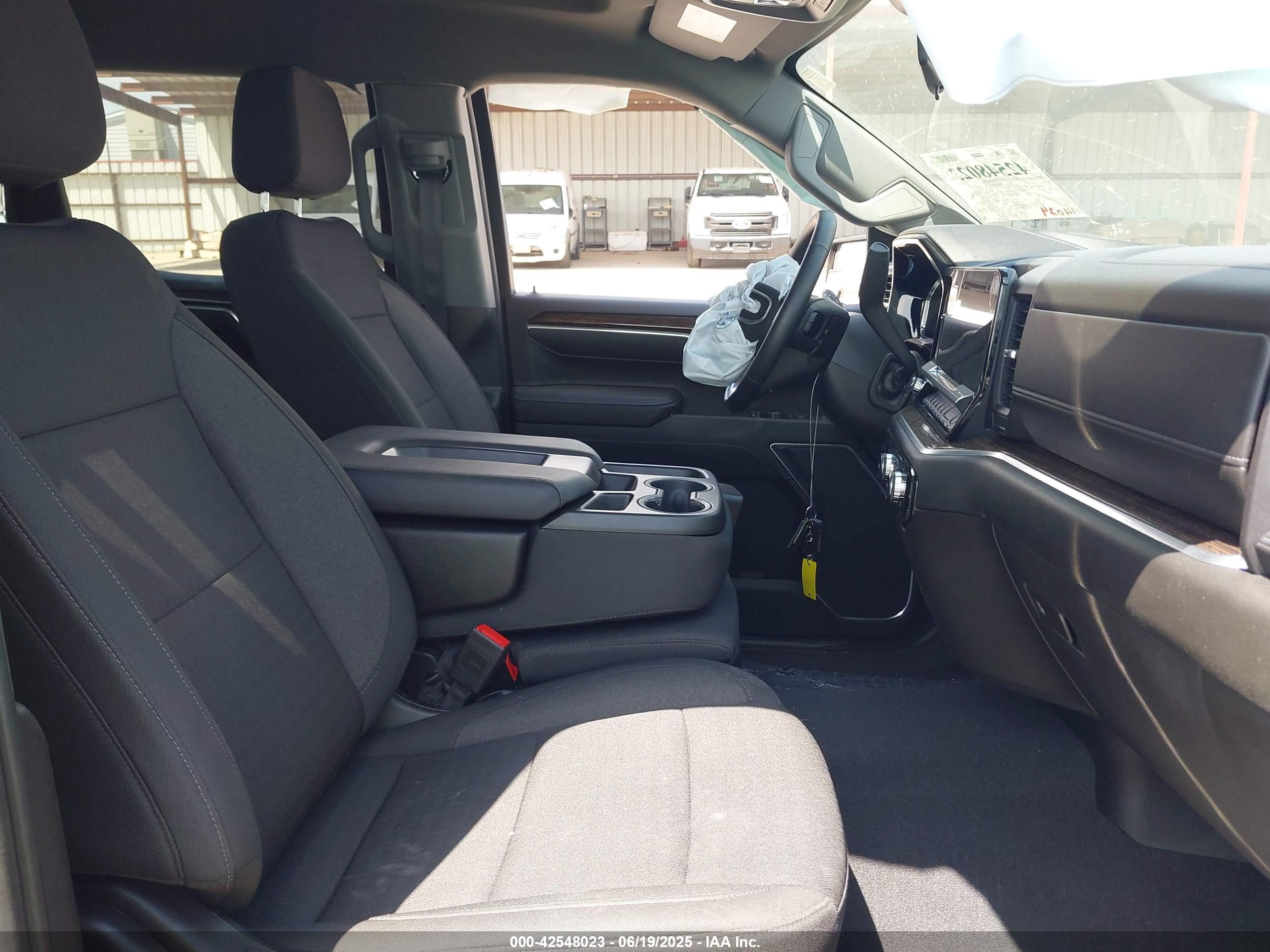 GMC SIERRA image 5