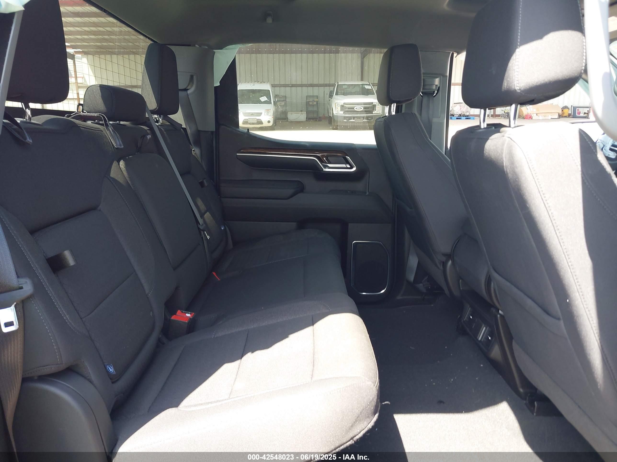 GMC SIERRA image 8