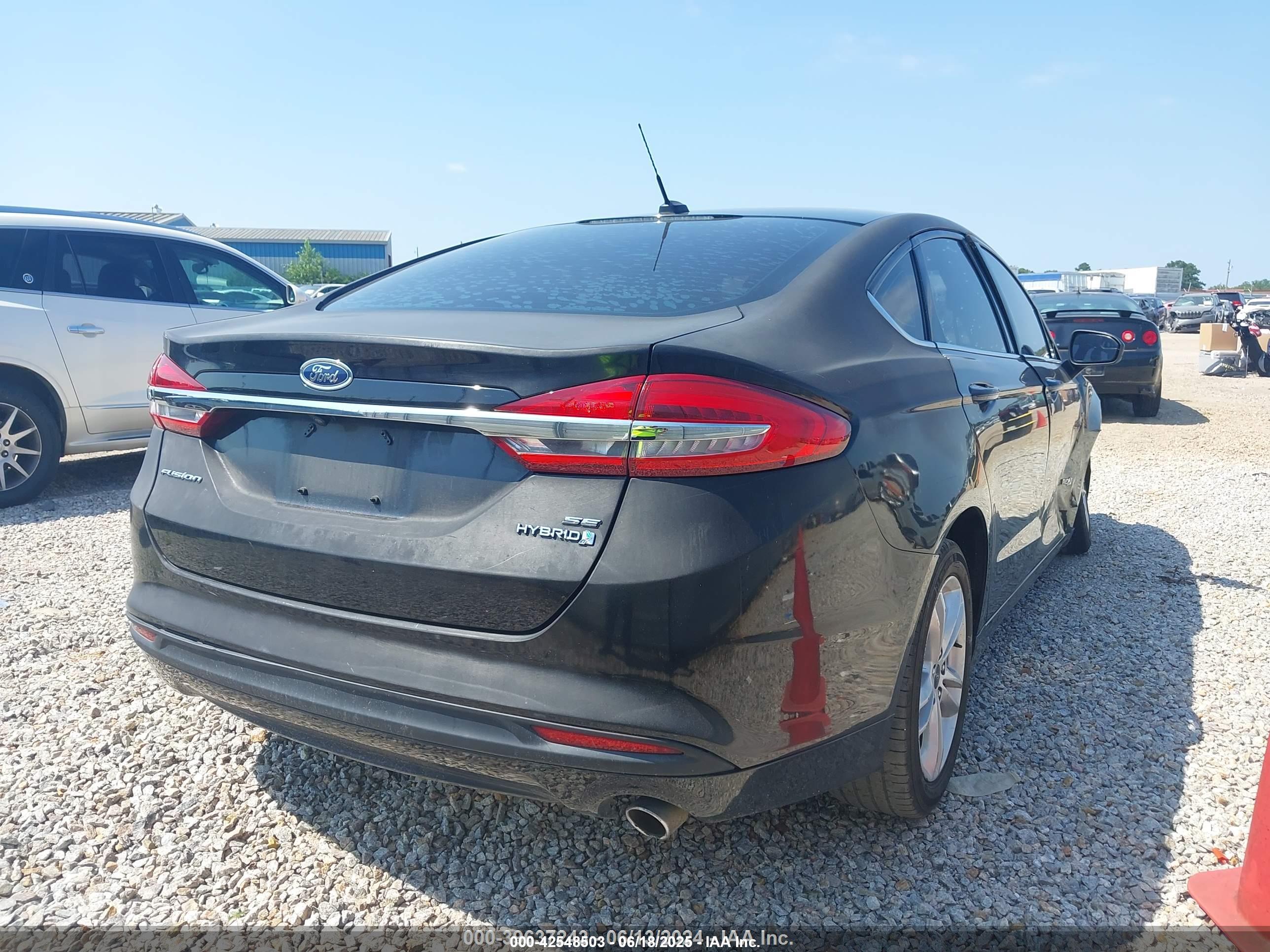 FORD FUSION image 4