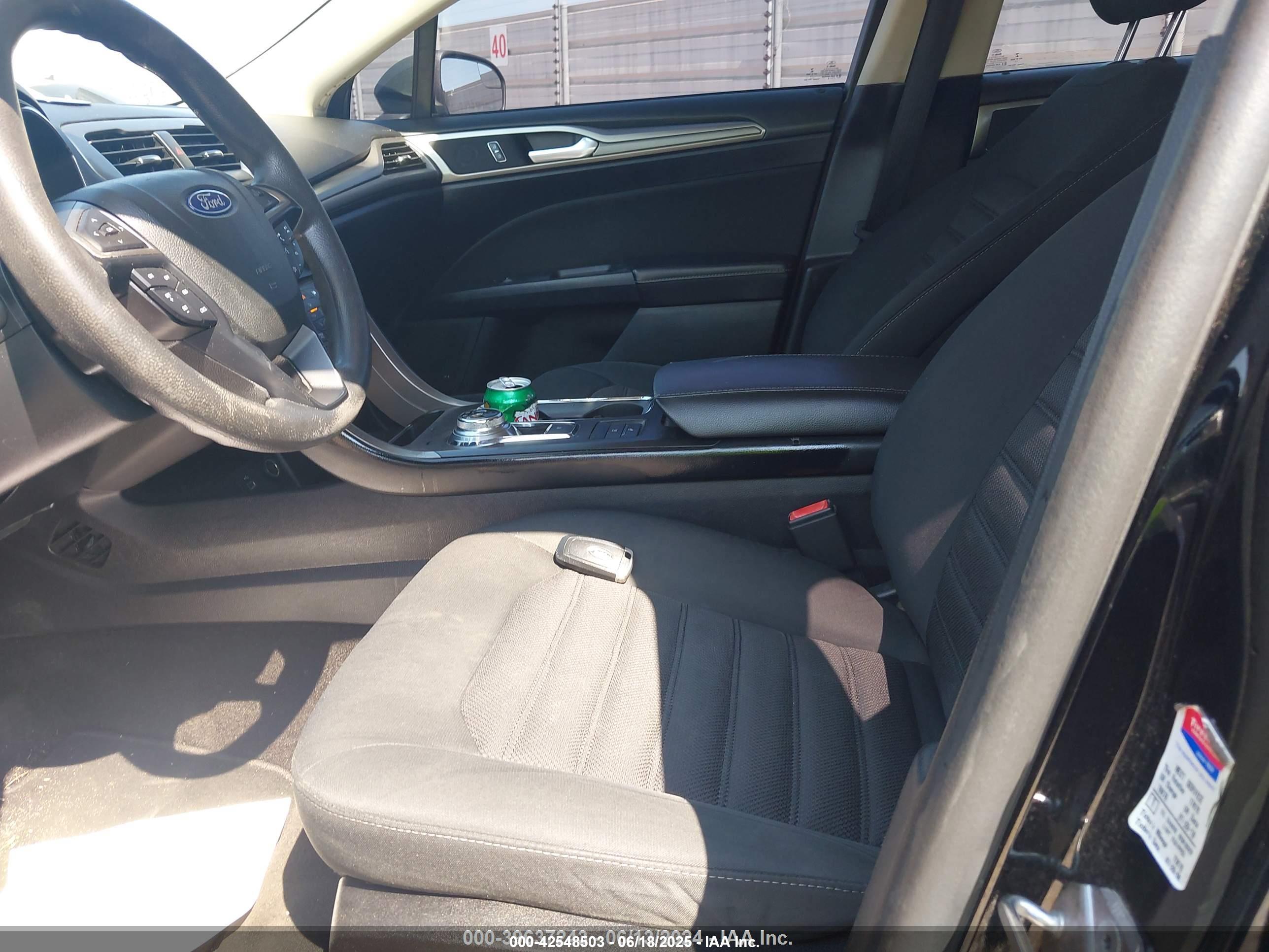 FORD FUSION image 5