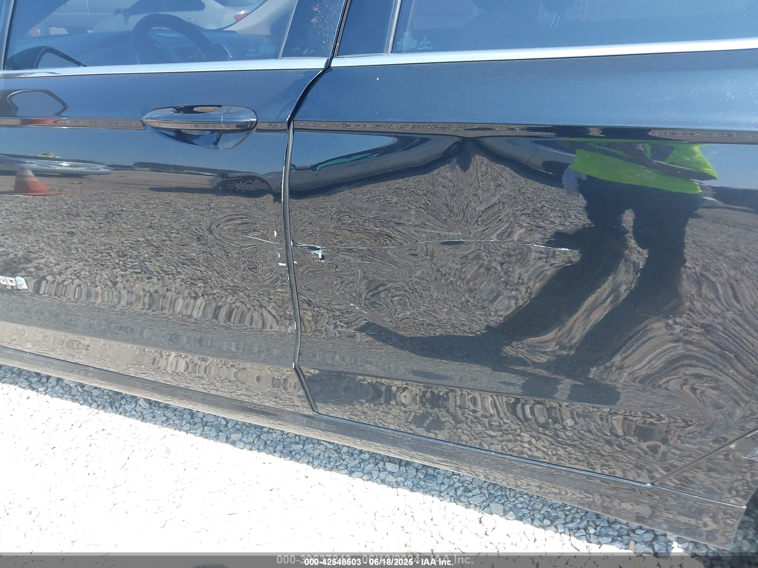 FORD FUSION image 6