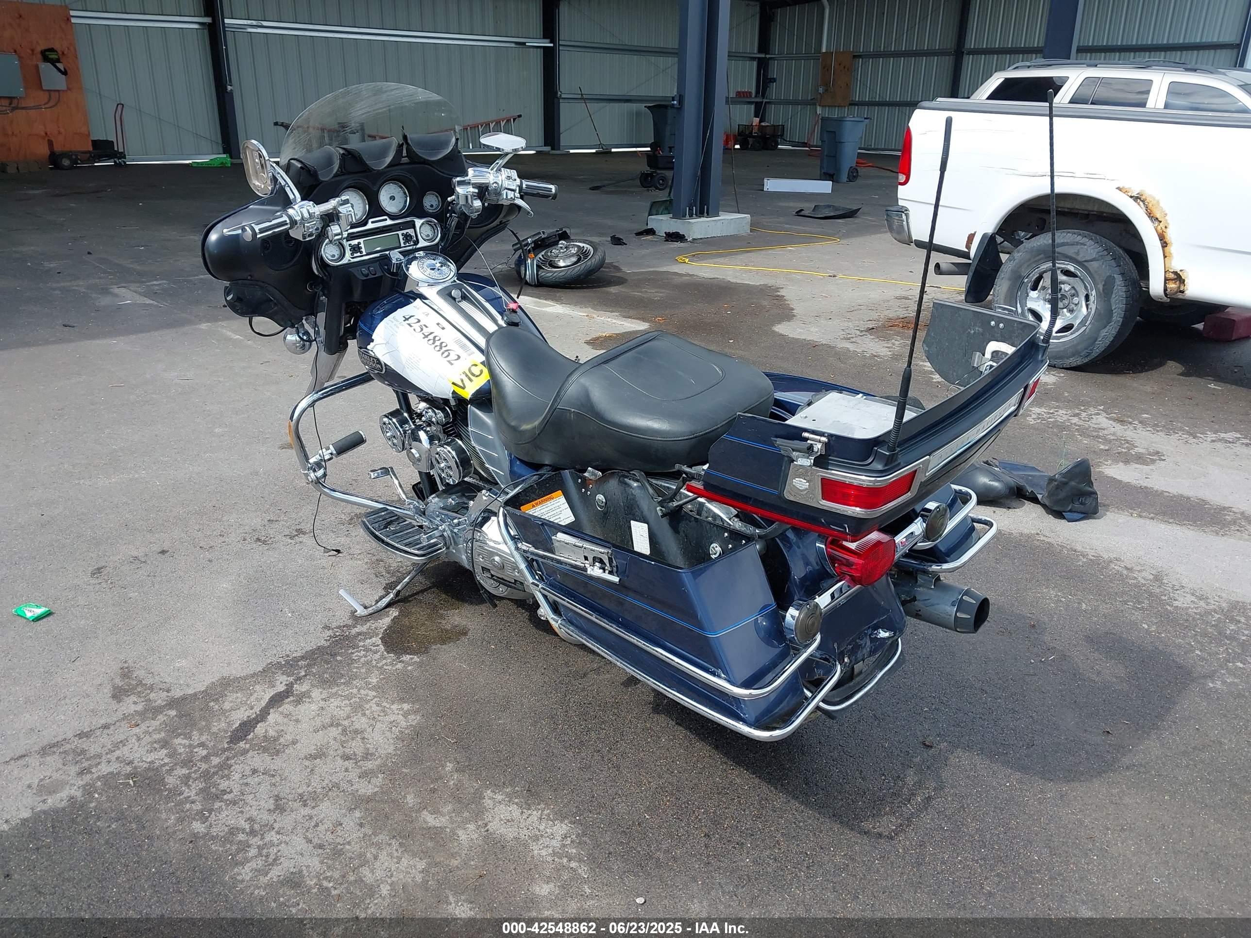 HARLEY-DAVIDSON FLHTCU image 3