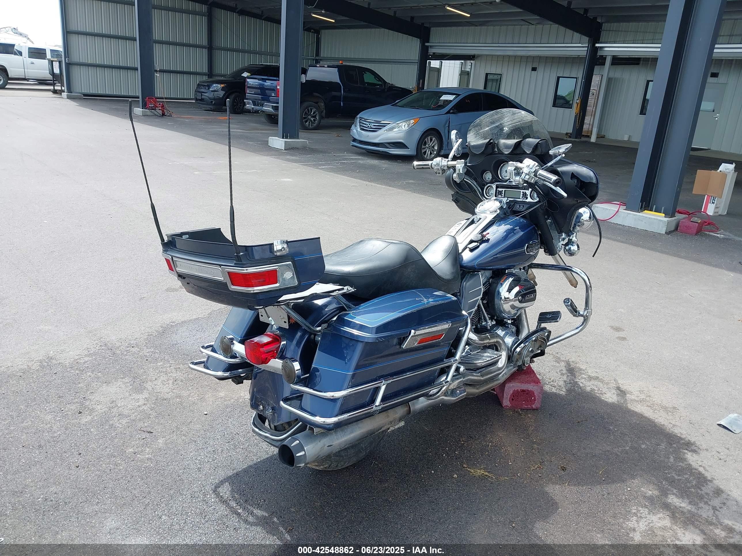 HARLEY-DAVIDSON FLHTCU image 4