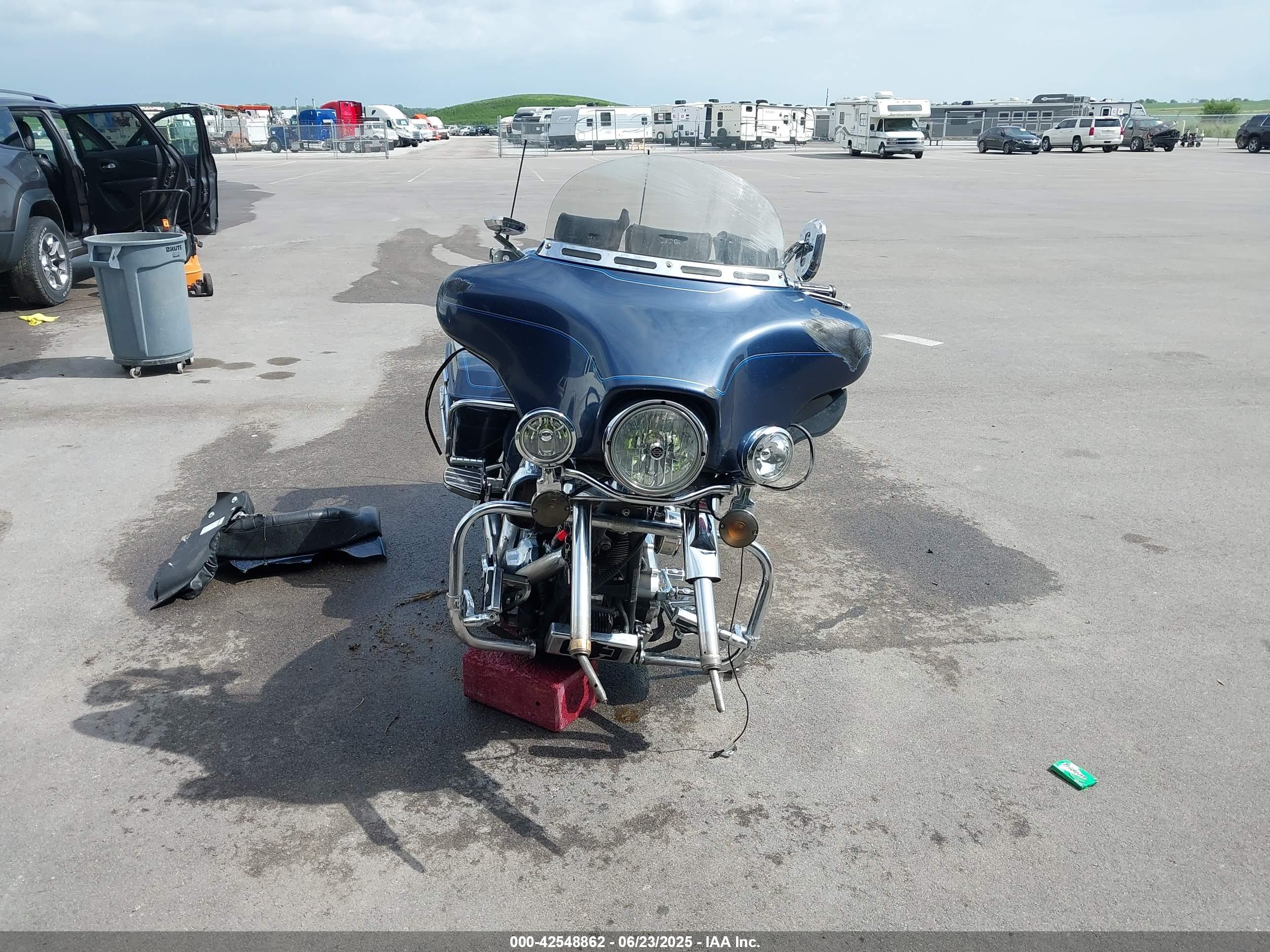 HARLEY-DAVIDSON FLHTCU image 5