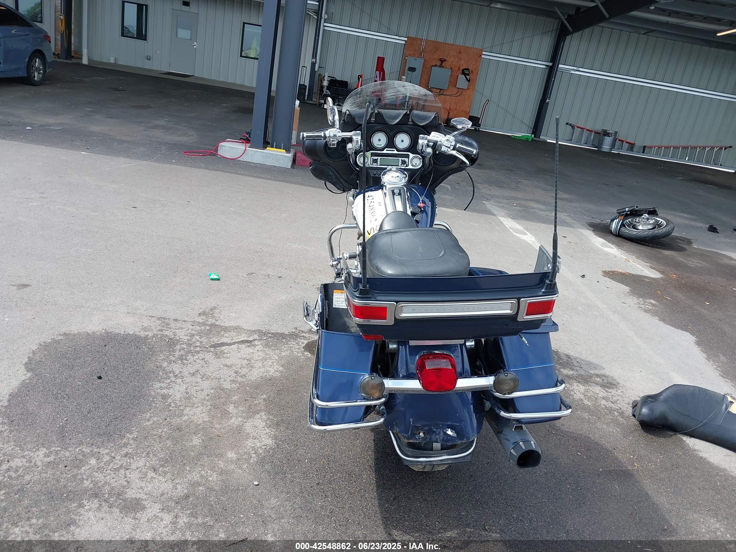 HARLEY-DAVIDSON FLHTCU image 6
