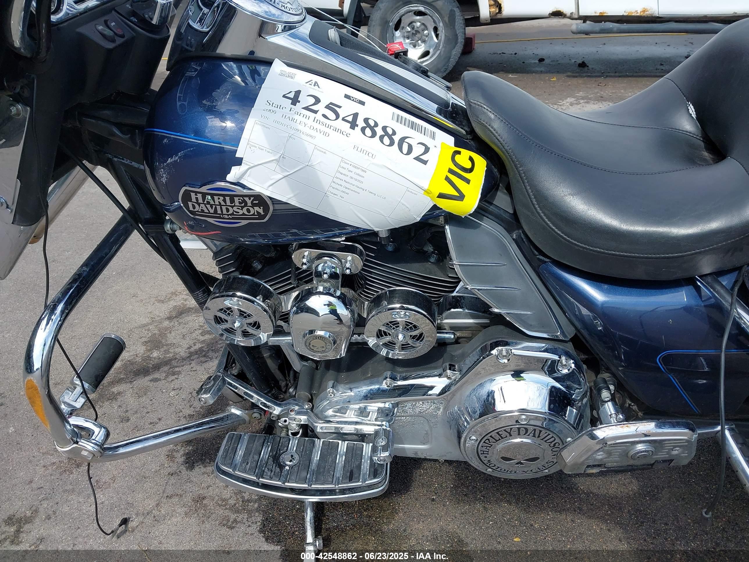 HARLEY-DAVIDSON FLHTCU image 9