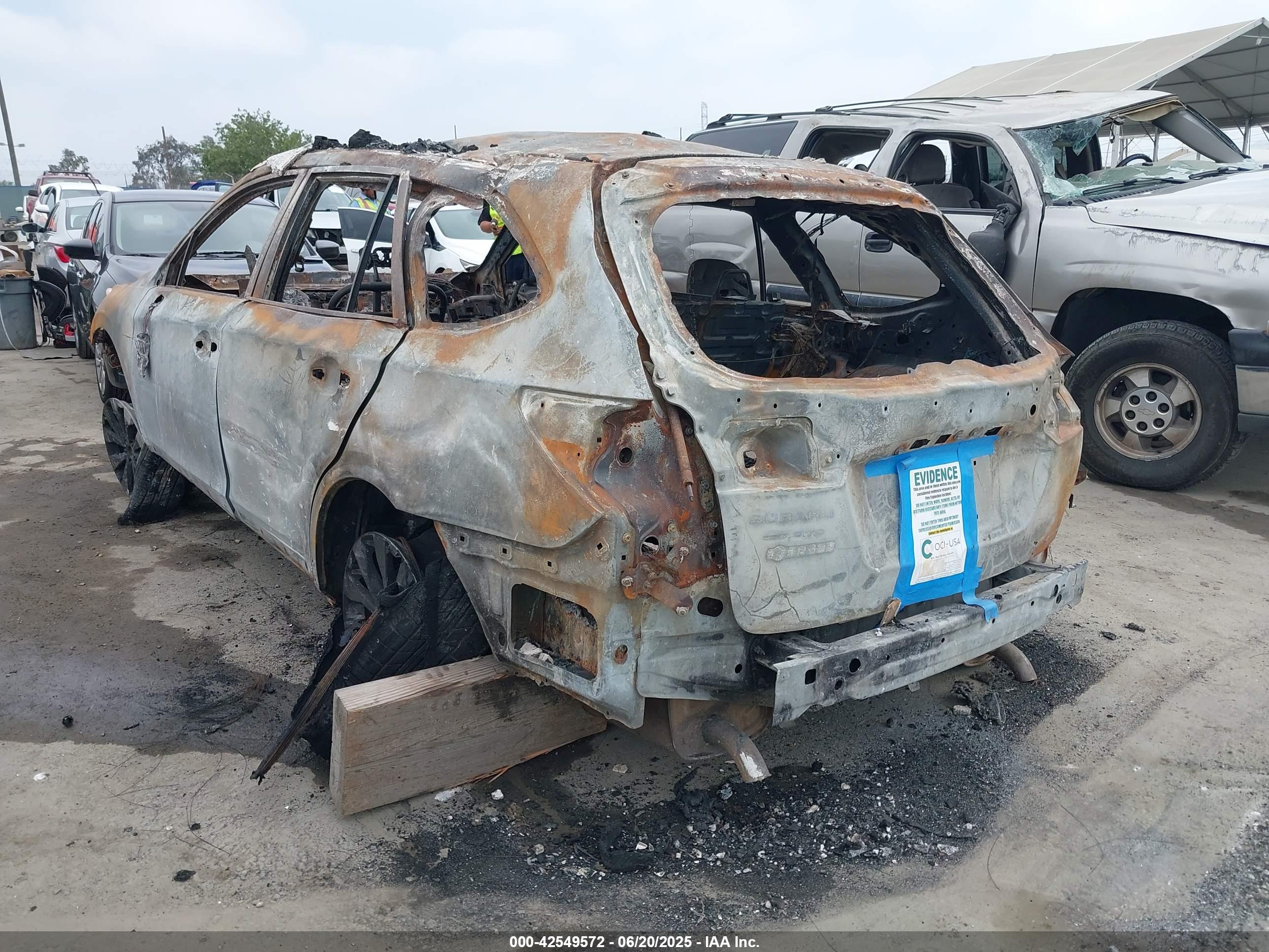 SUBARU OUTBACK image 3