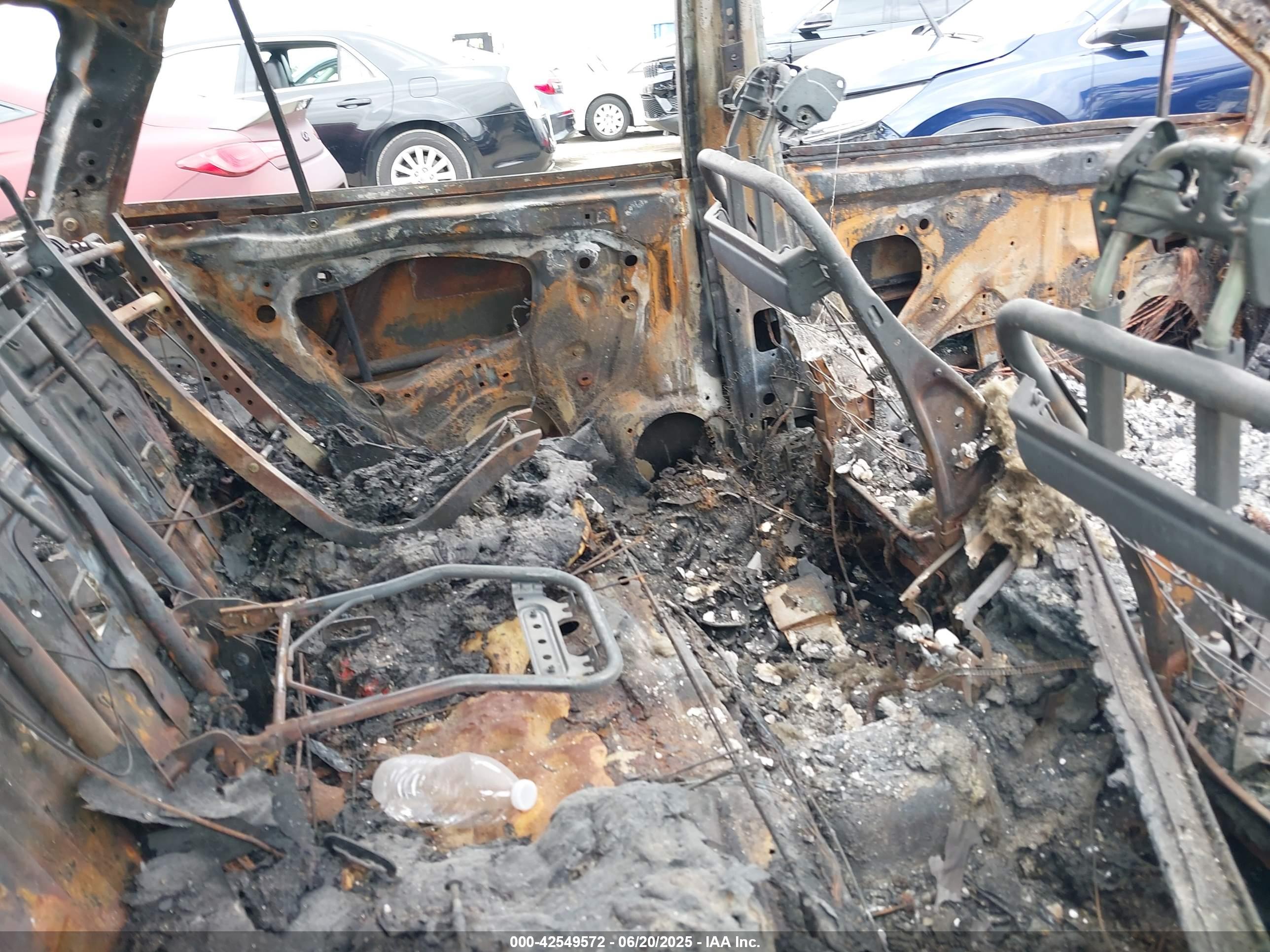SUBARU OUTBACK image 8