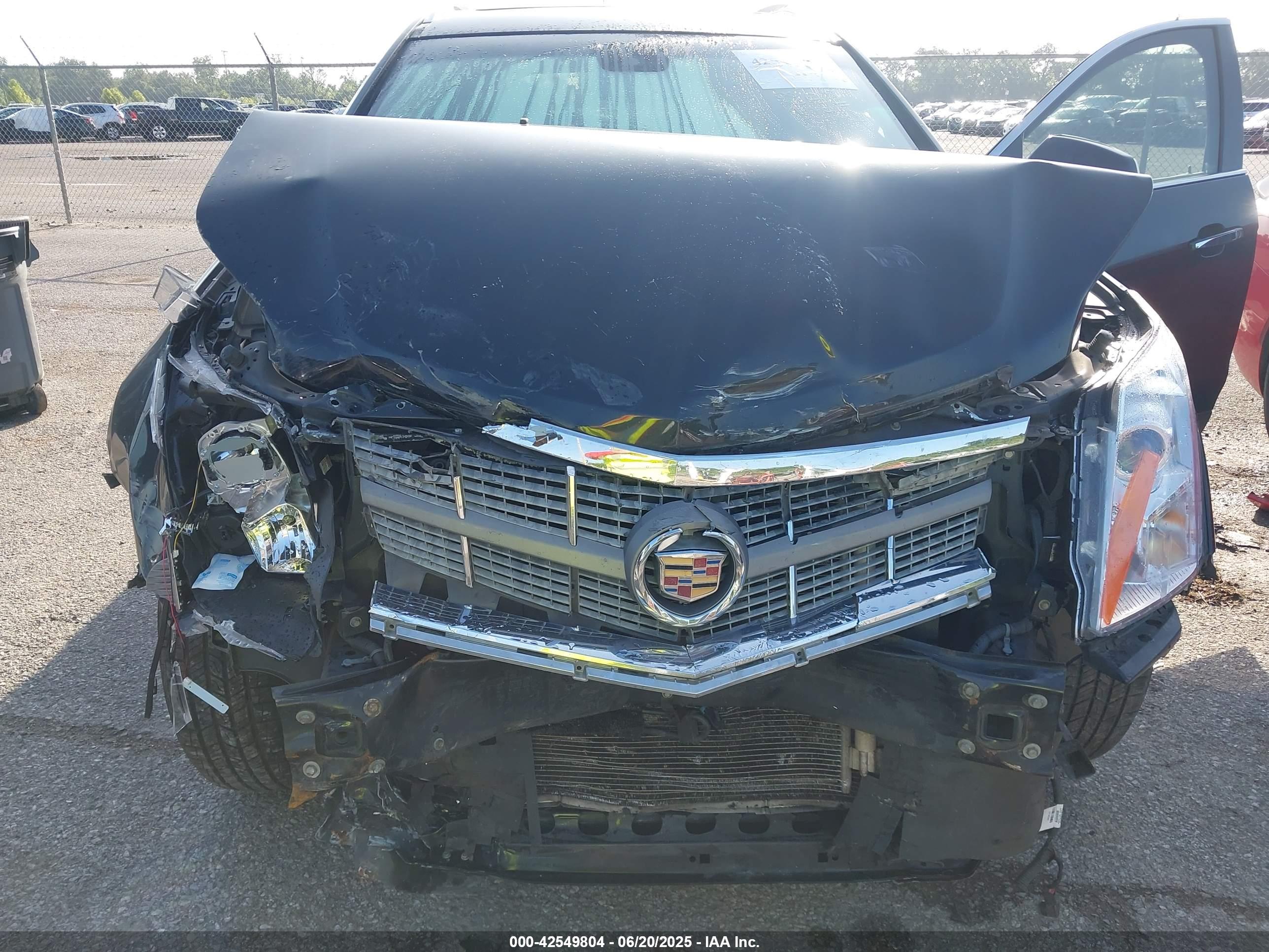 CADILLAC SRX image 10
