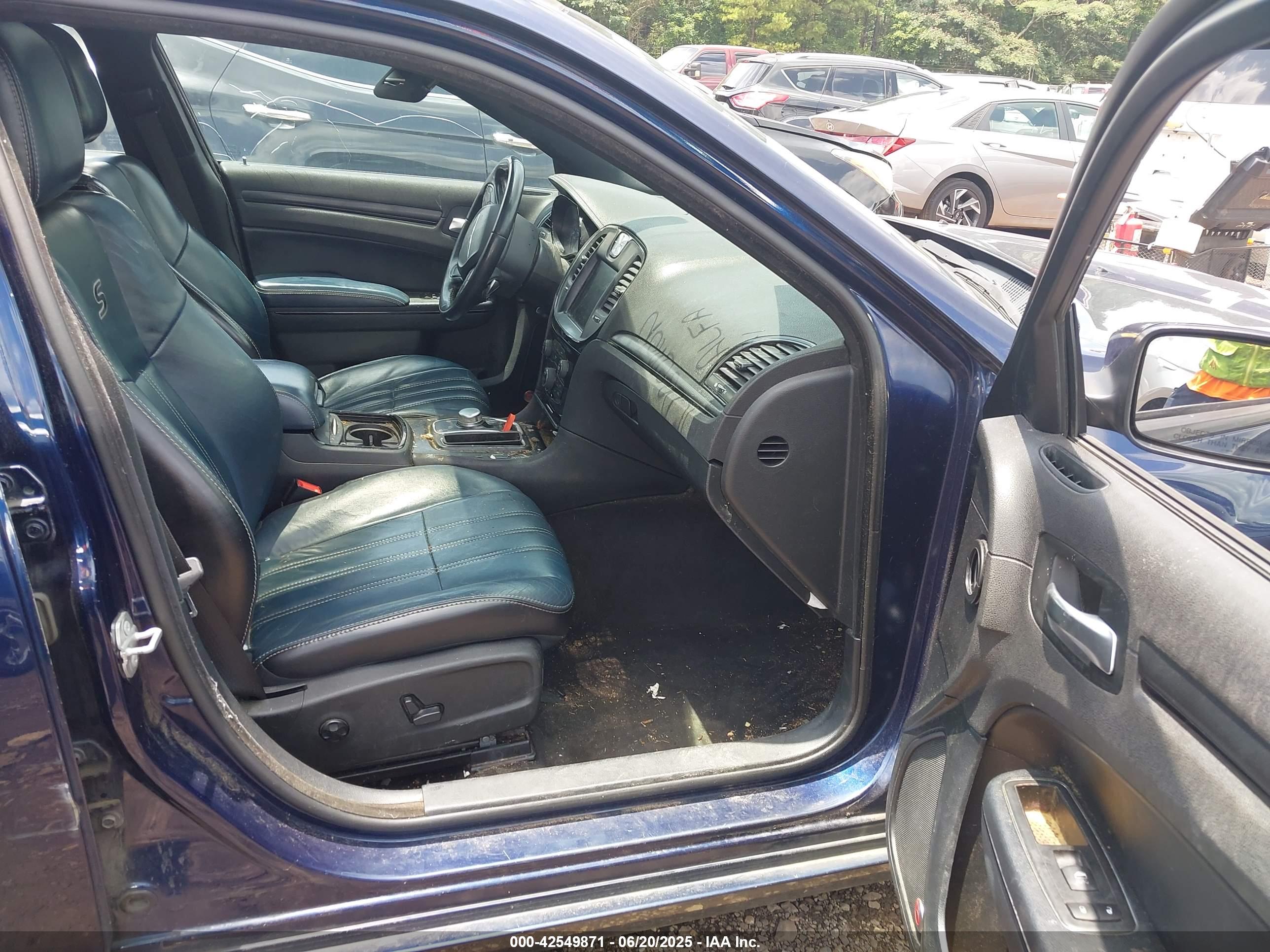 CHRYSLER 300 image 5