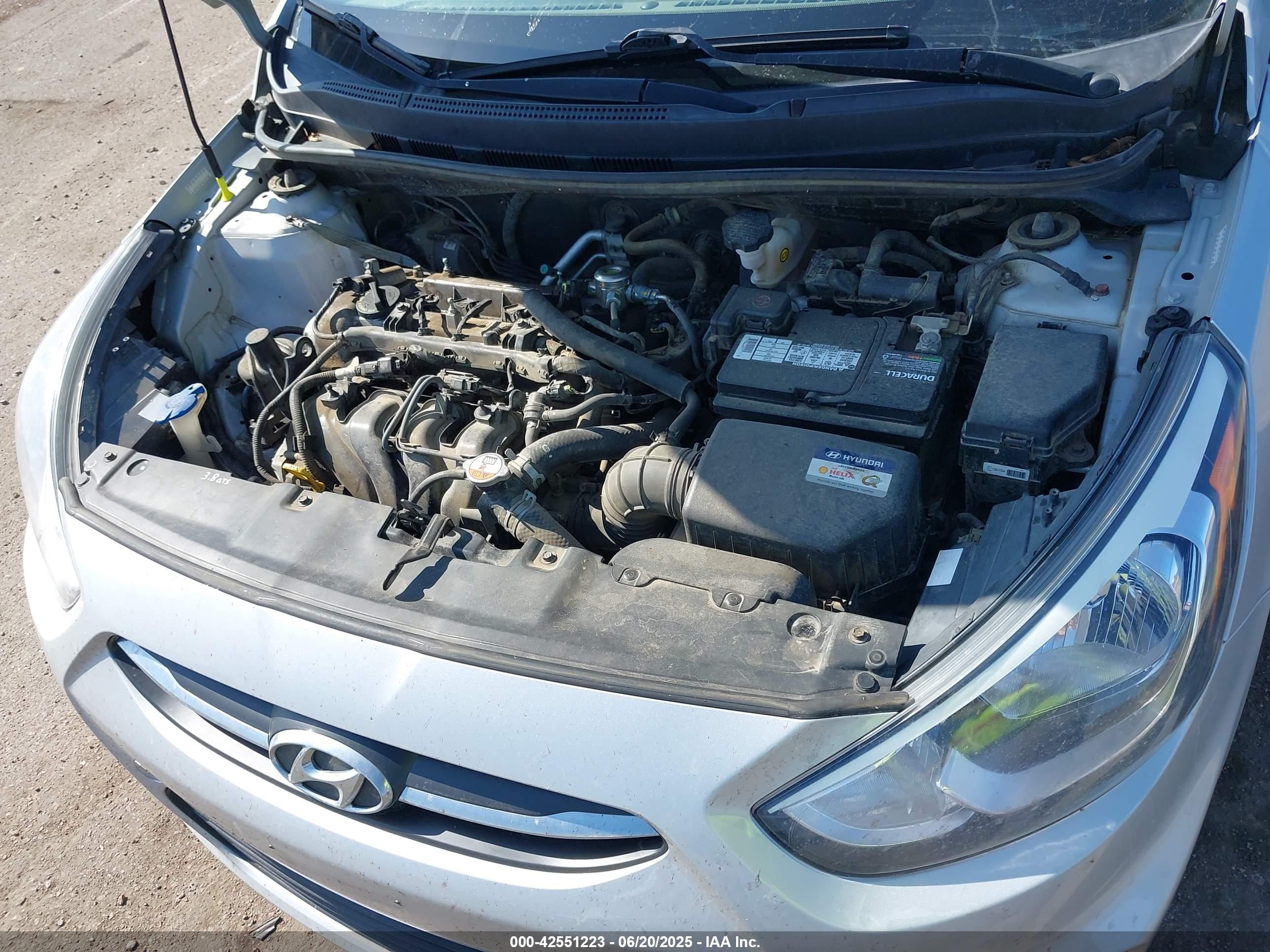 HYUNDAI ACCENT image 10