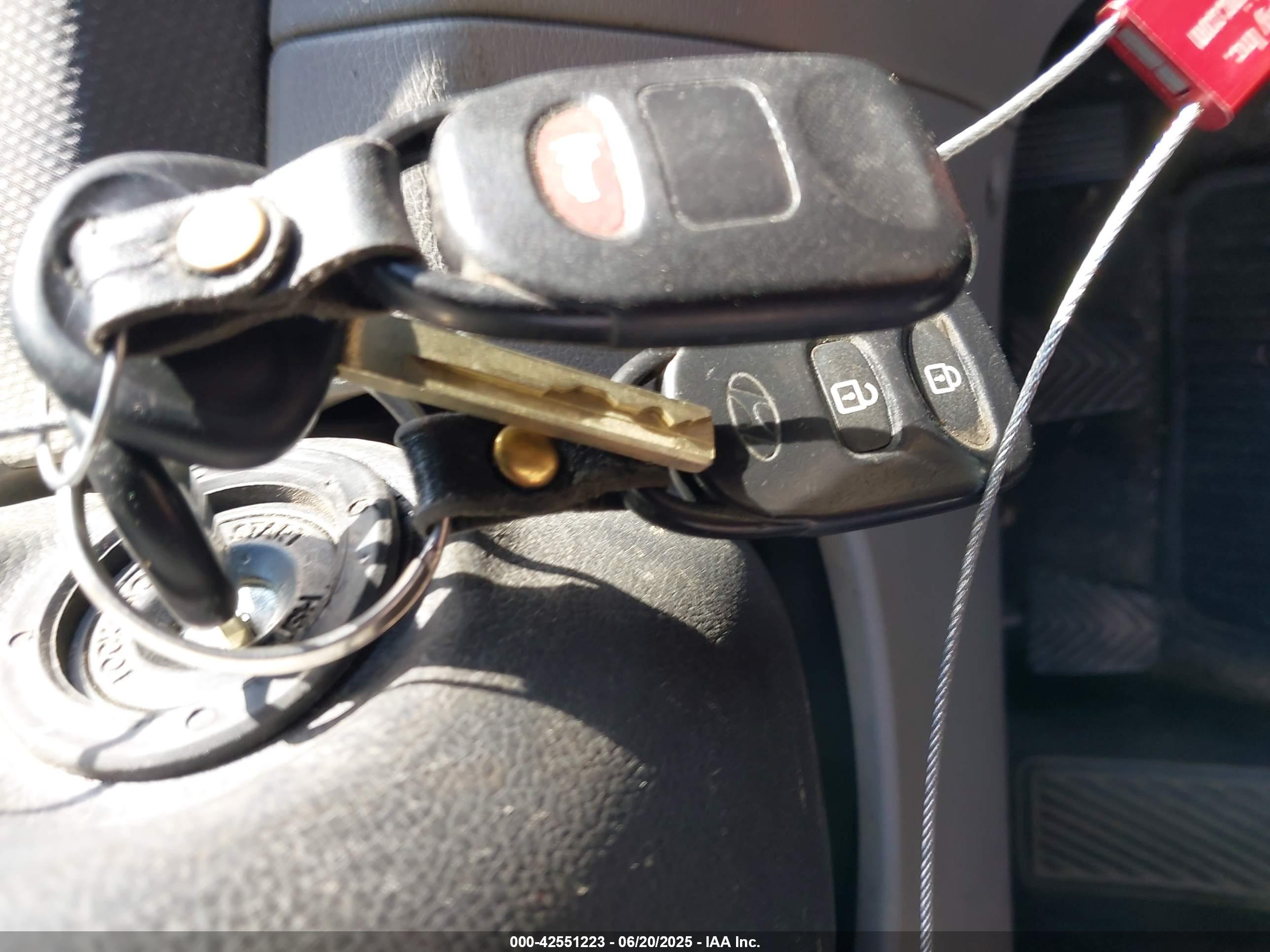 HYUNDAI ACCENT image 11